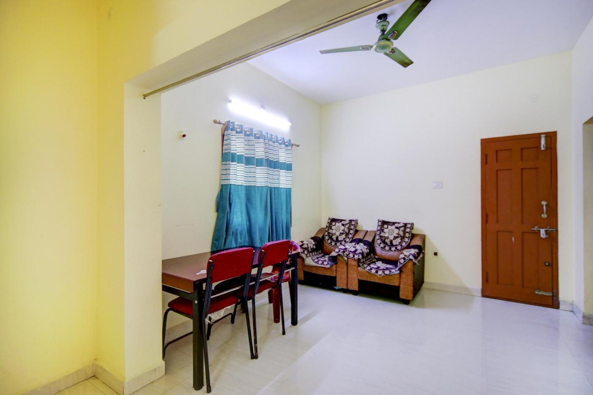 Oyo Flagship Tree Service Near Perumal Kovil T Nagar 3* Chennai