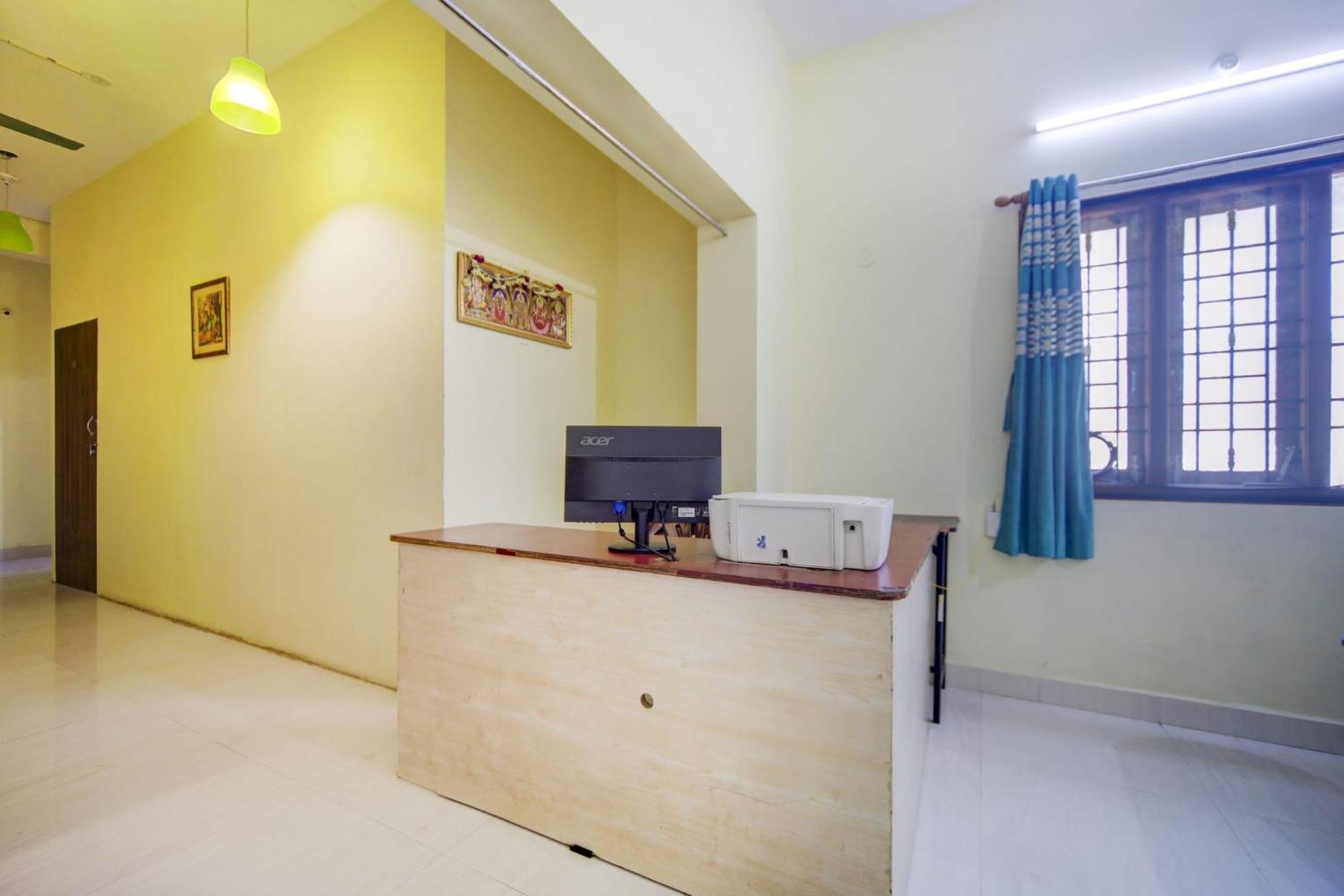 Oyo Flagship Tree Service Near Perumal Kovil T Nagar Hotel