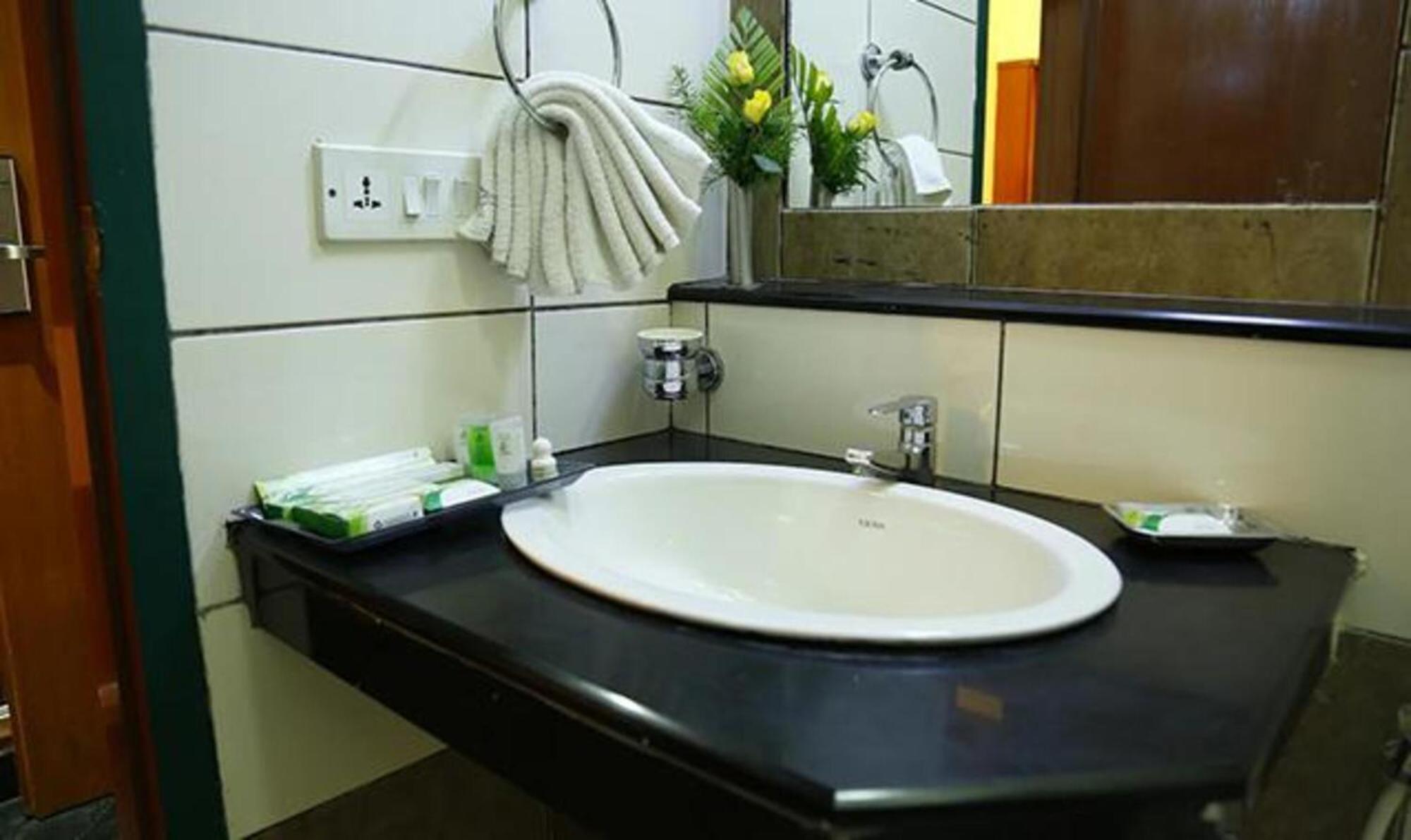Hotel Fabhotel Prime Deluxe Chennai