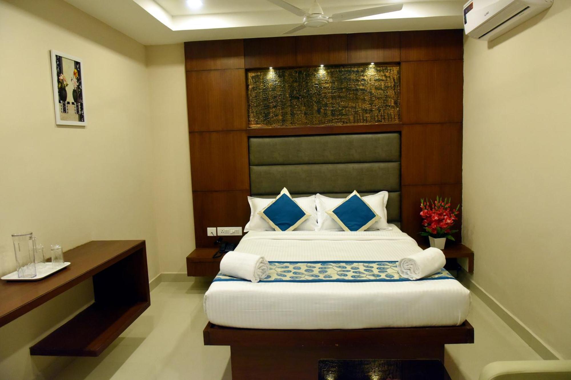 Hotel The Hydel Park - Business Class - Near Railway Station 2*