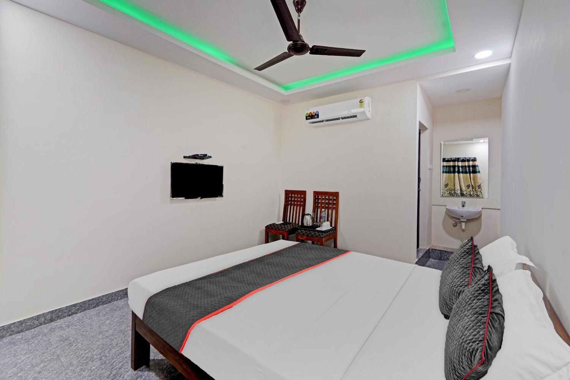 Hotel Super Townhouse 1096 Redfox Nungambakkam Near Apollo & Shankar Nethralaya Hospital Chennai