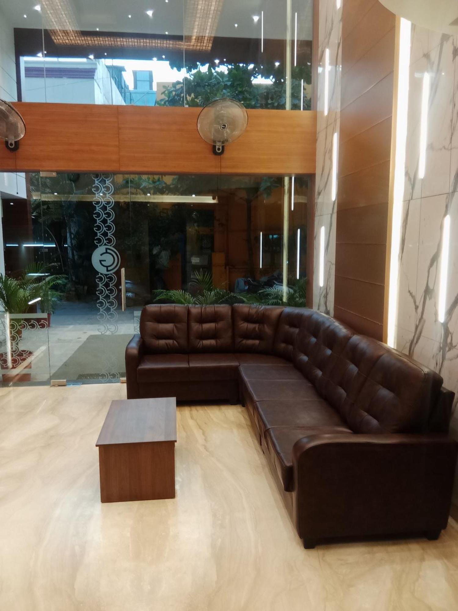 Hotel Grand Courtyard Business
