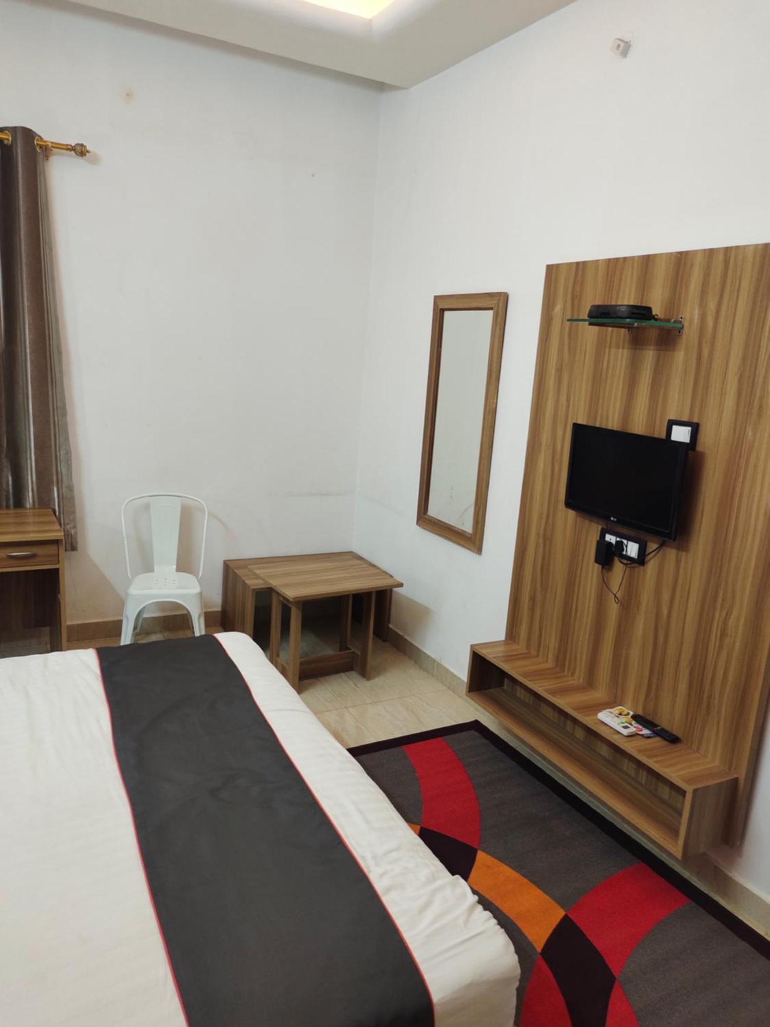 Gulnaar Hotel 3*