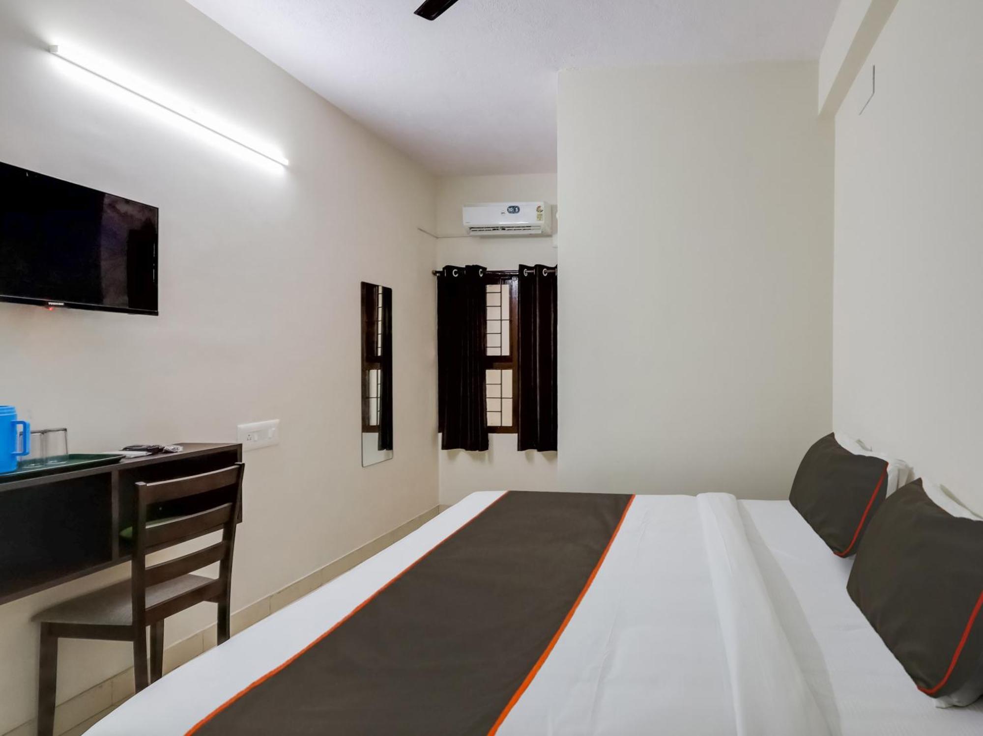 Hotel O Valasaravakkam 4*