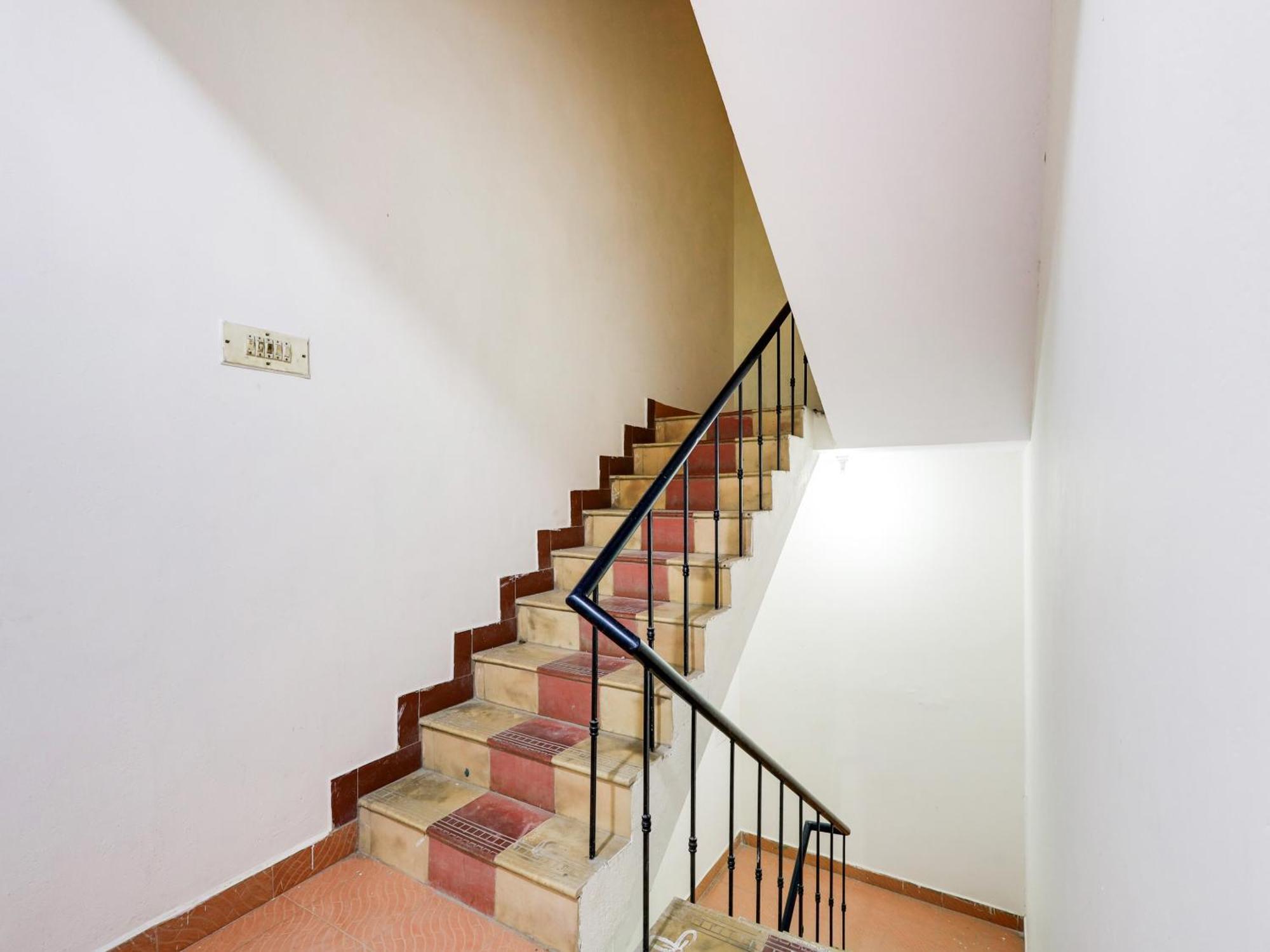 Hotel O Valasaravakkam Chennai