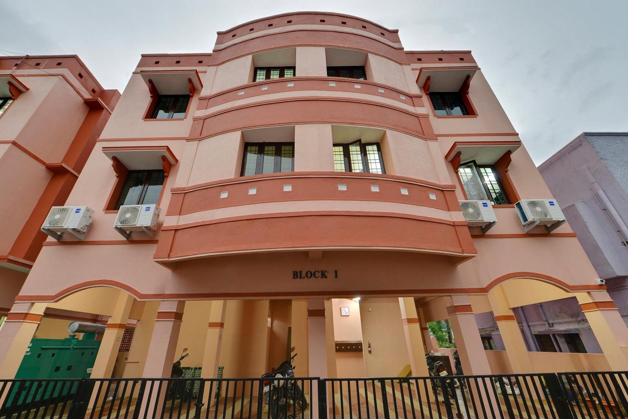 O G-cloud Near Thirumangalam Metro Station Guest house 3*