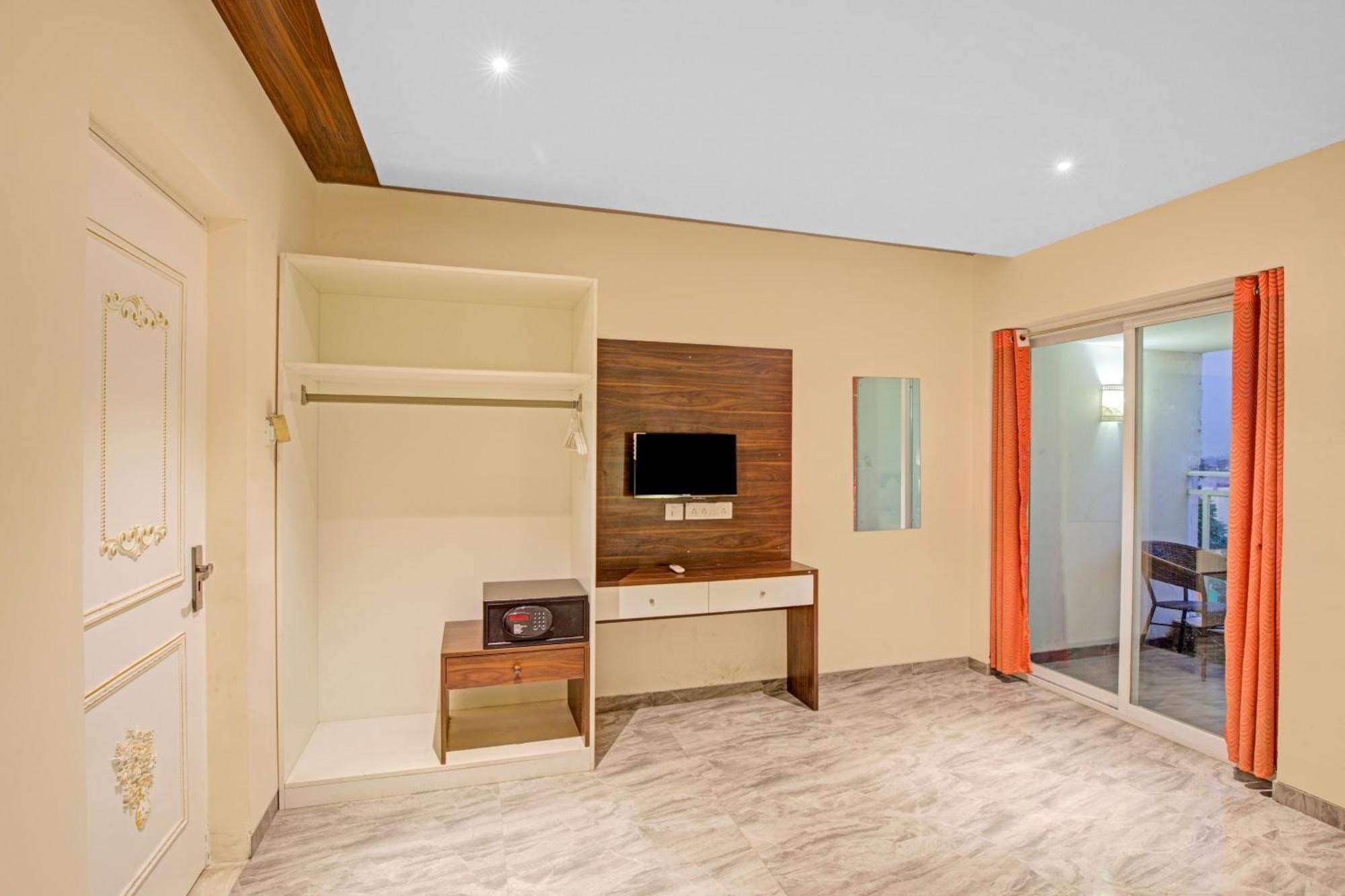 Collection O White House Hotel Chennai