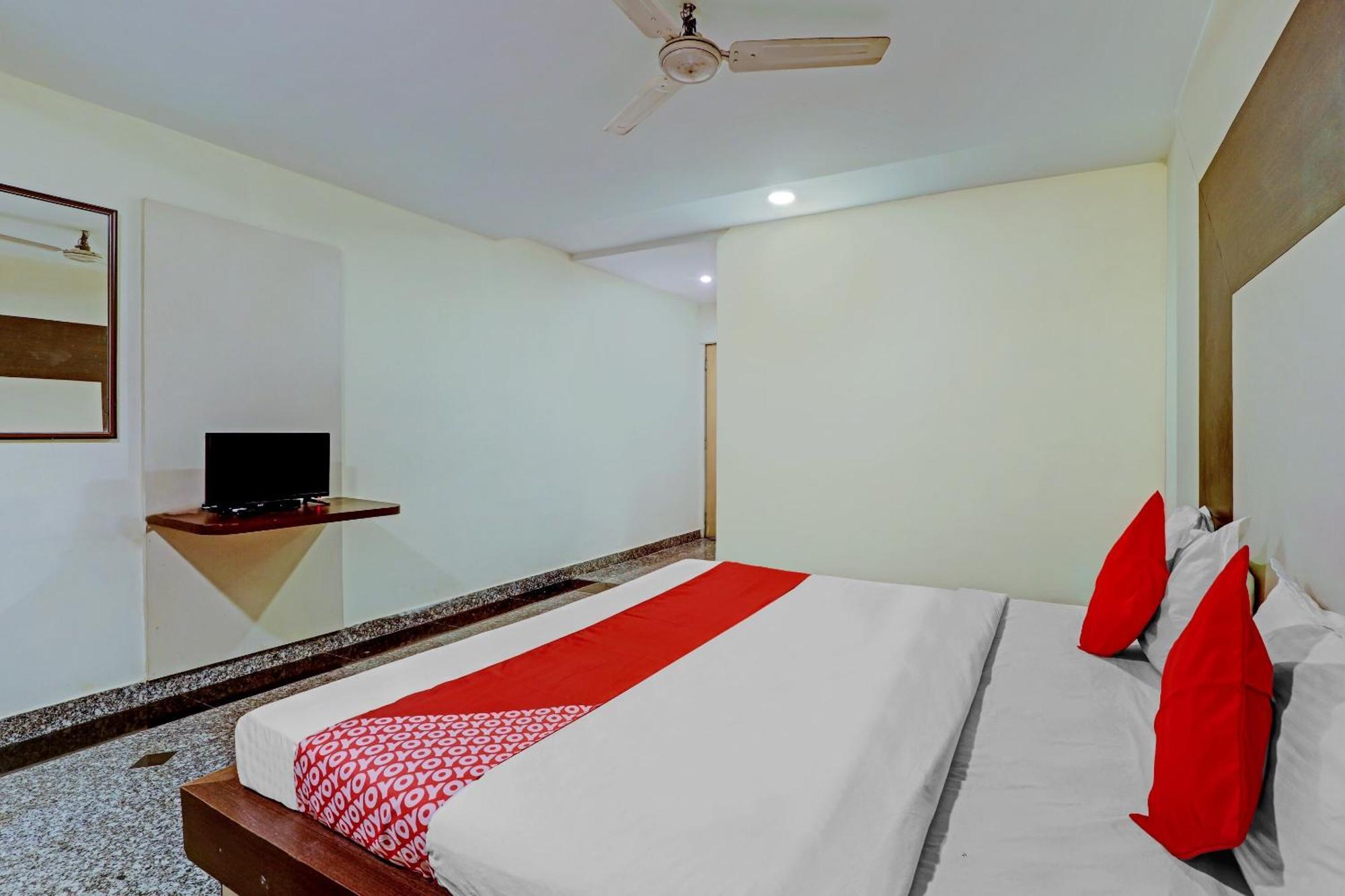 Hotel Fabhotel Chamiers Park 4*
