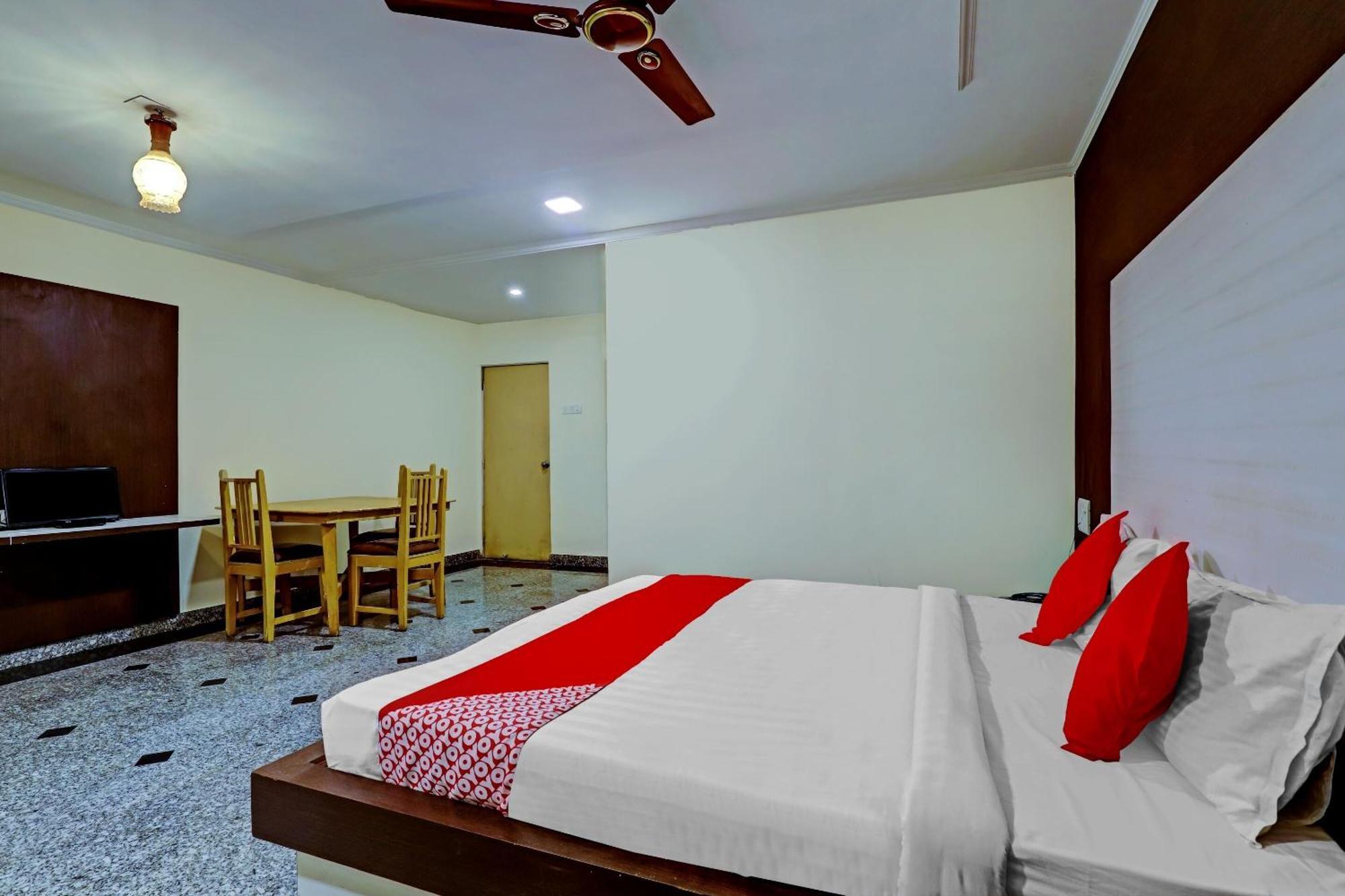 Fabhotel Chamiers Park