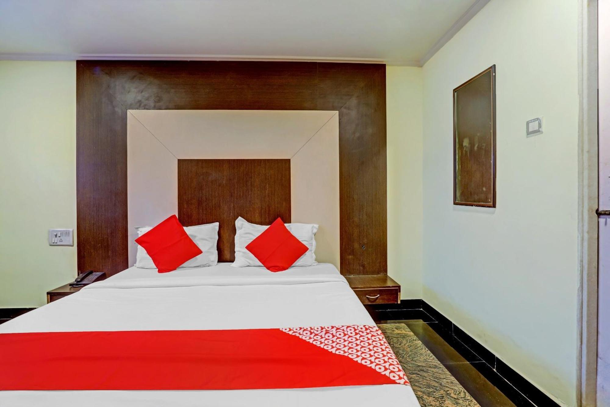 Hotel Fabhotel Chamiers Park