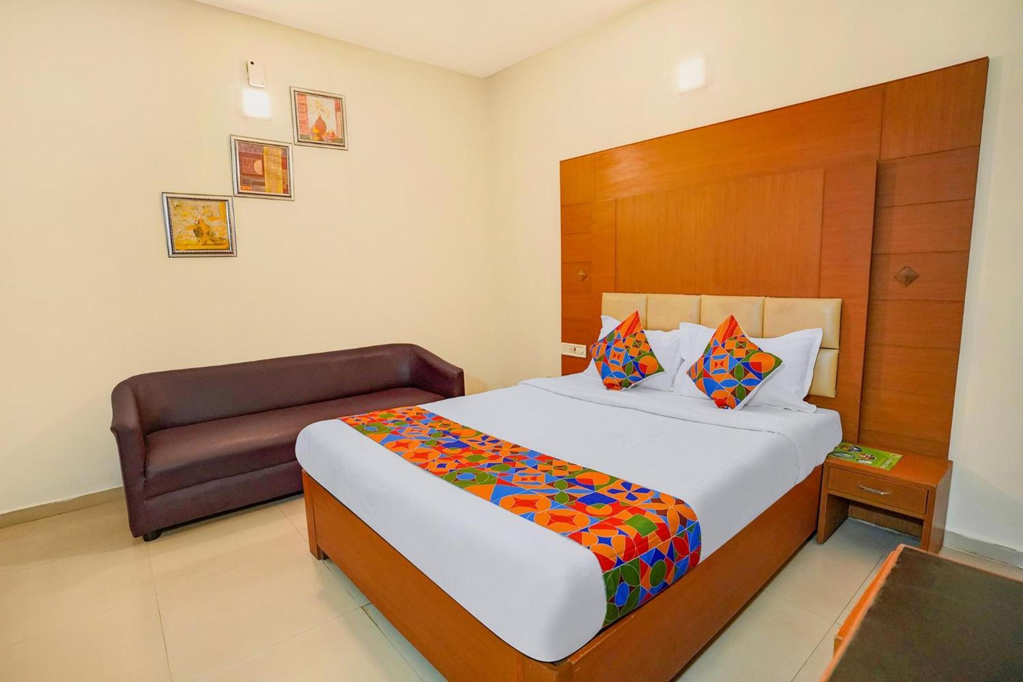 Fabhotel The - Railway Station 3*