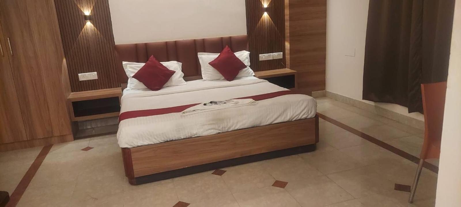 Hotel Capital O 69831 Mount Heera 3*