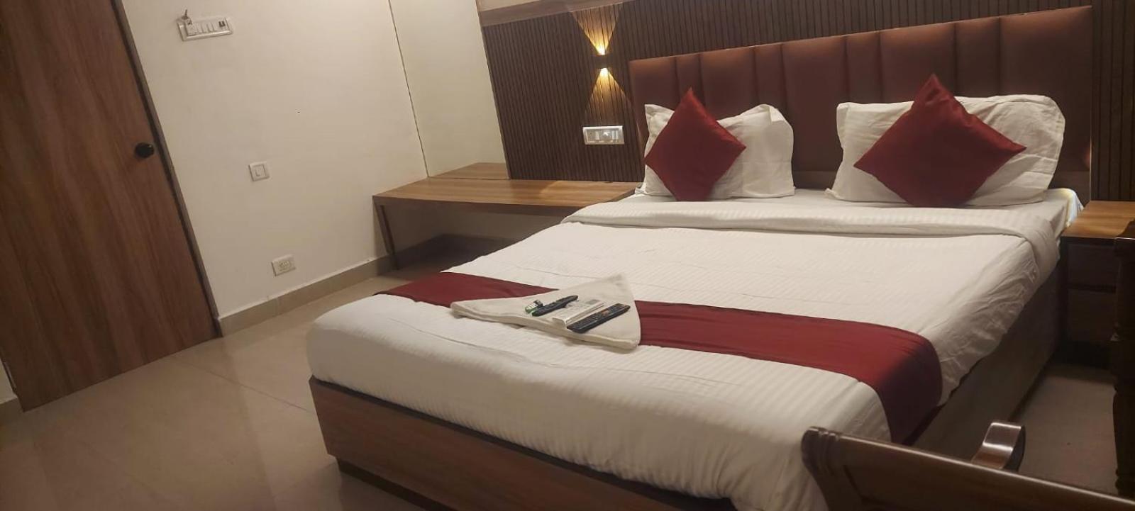 Hotel Capital O 69831 Mount Heera