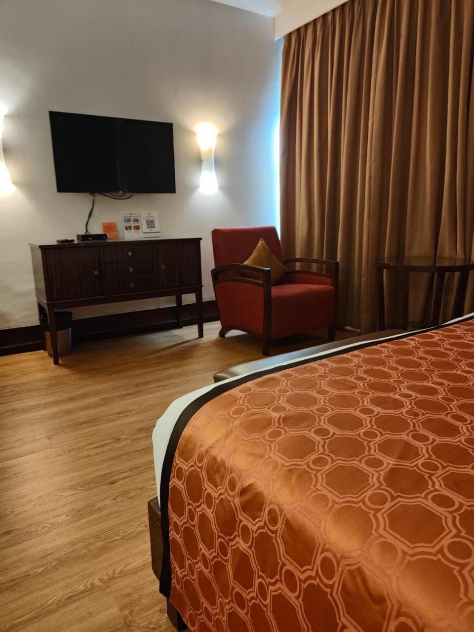 Pride Hotel, 4*