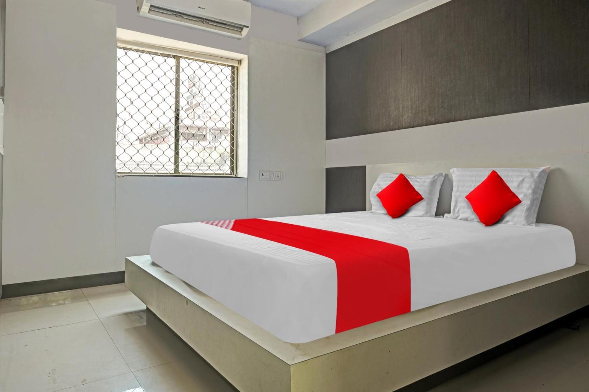 Hotel Hotel O O Vadapalani Chennai