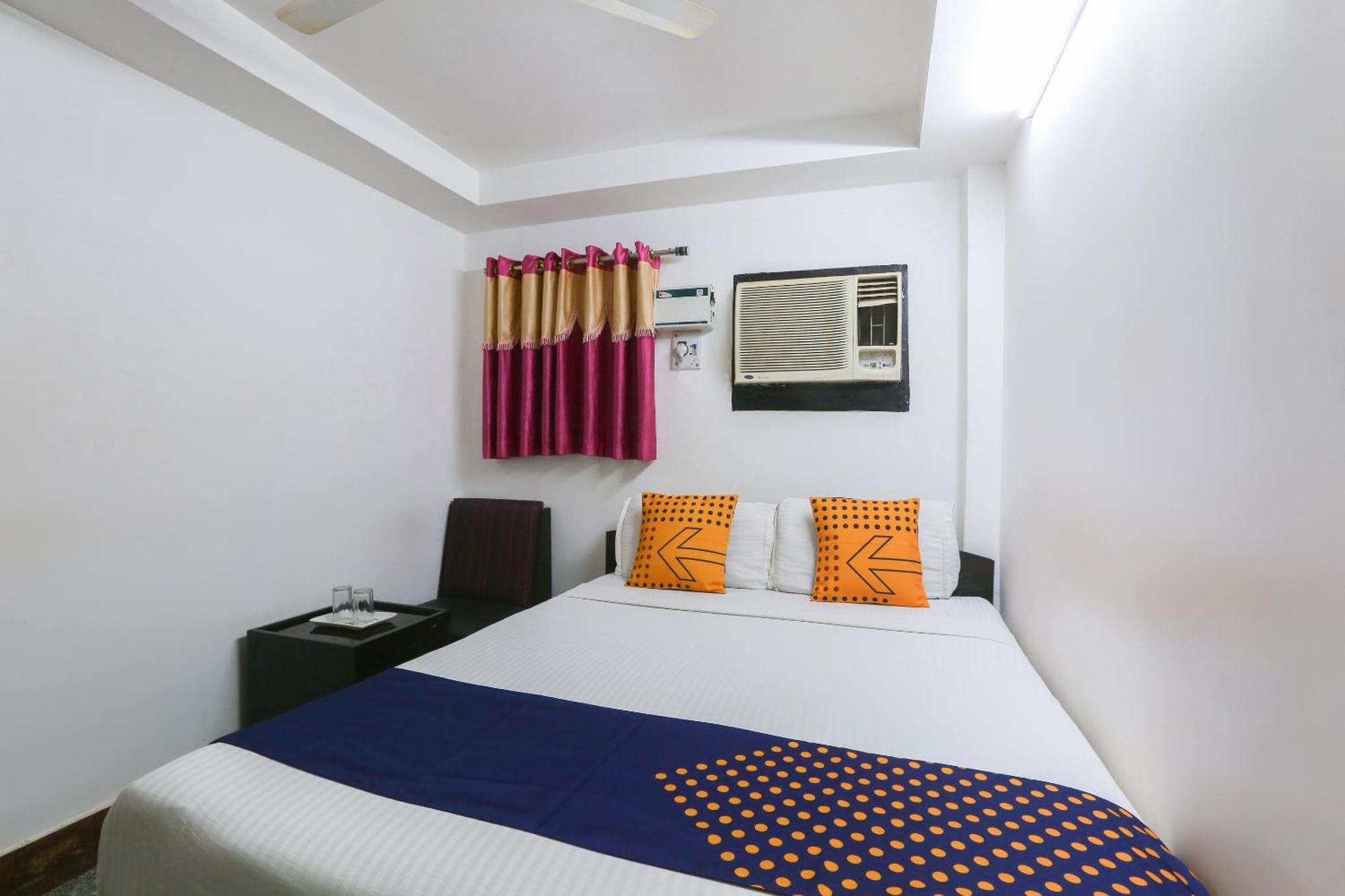 O Pink Hotel 3*