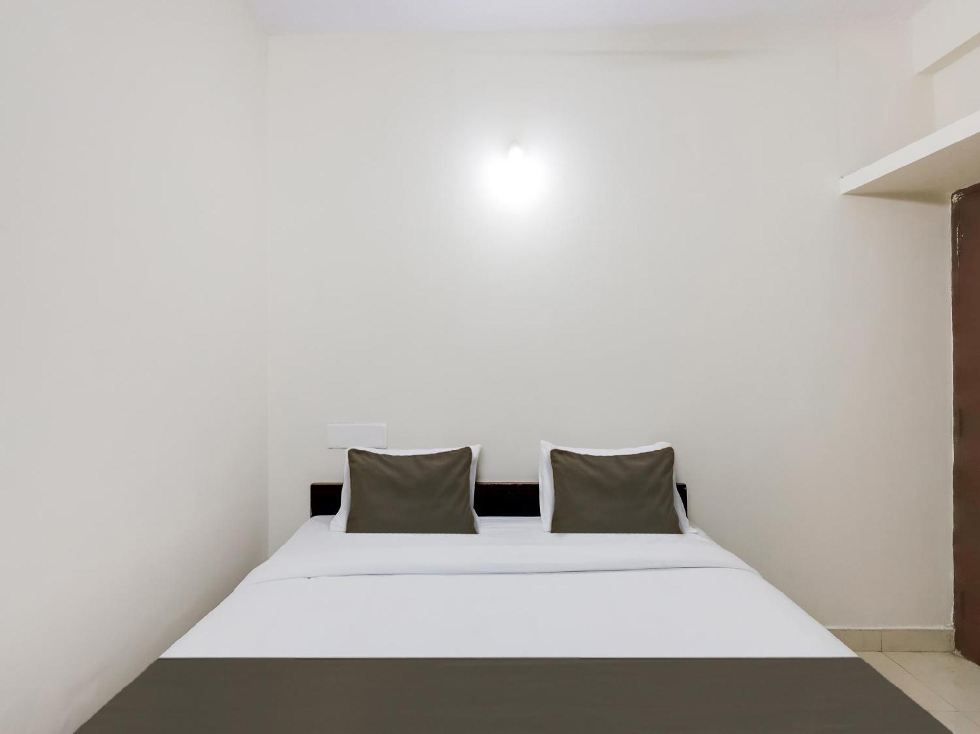 Hotel O Valasaravakkam Chennai