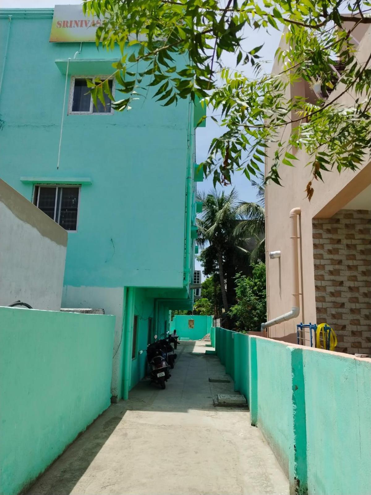 Srinivasa Serviced Keelkattalai Hotel