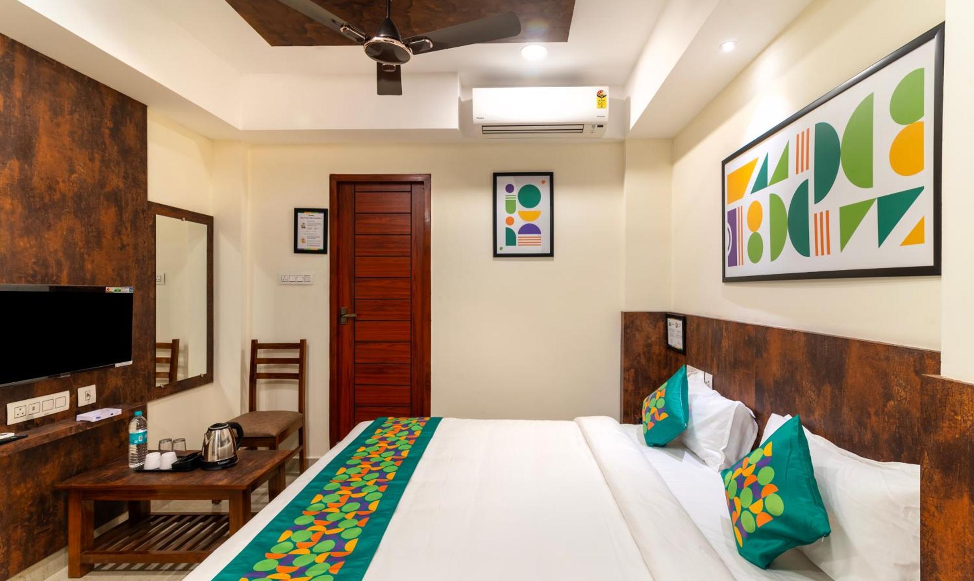 Treebo Rakshitha, Porur Hotel