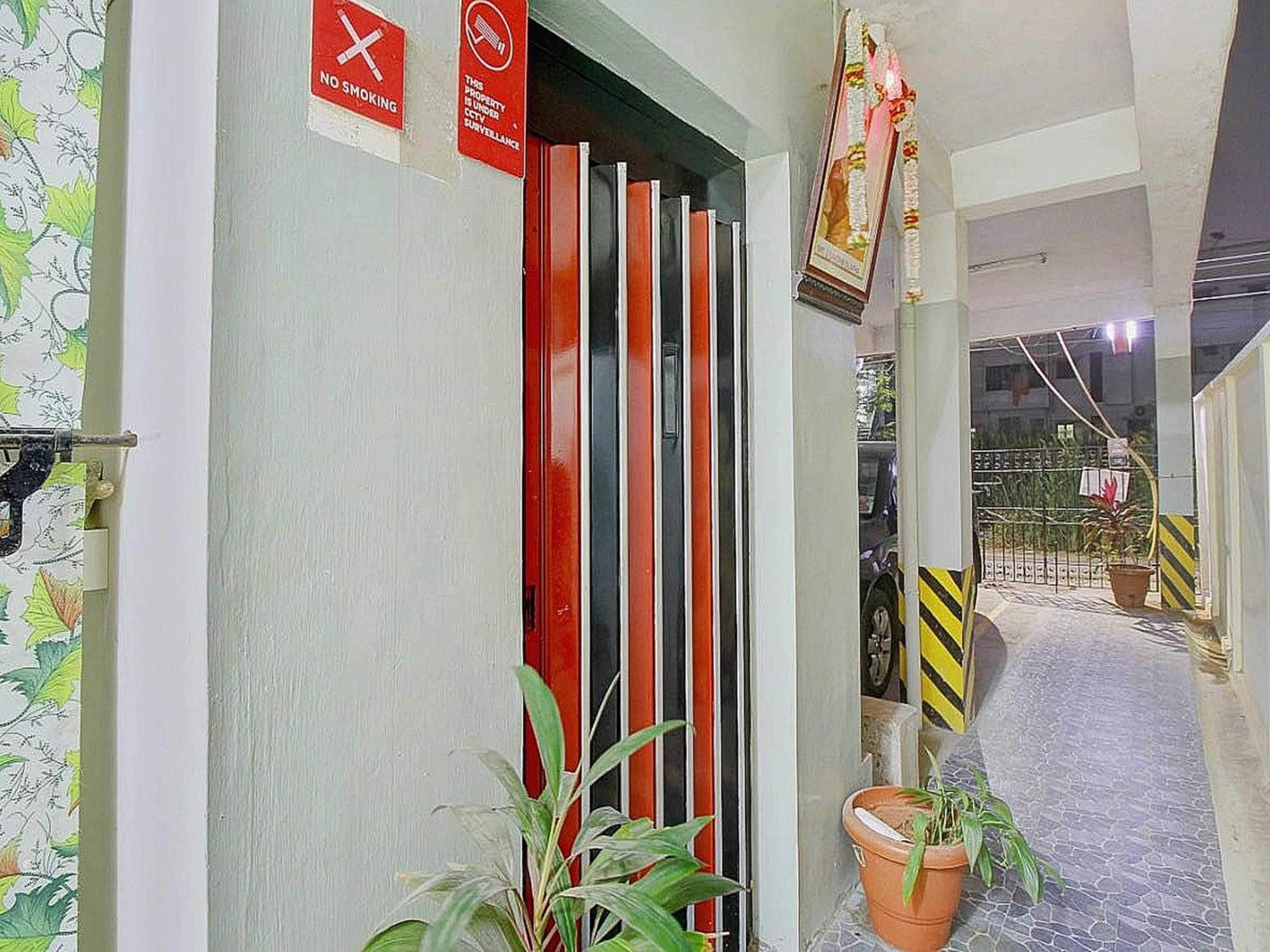 O Yazhini Service Near Jazz Cinemas Luxe