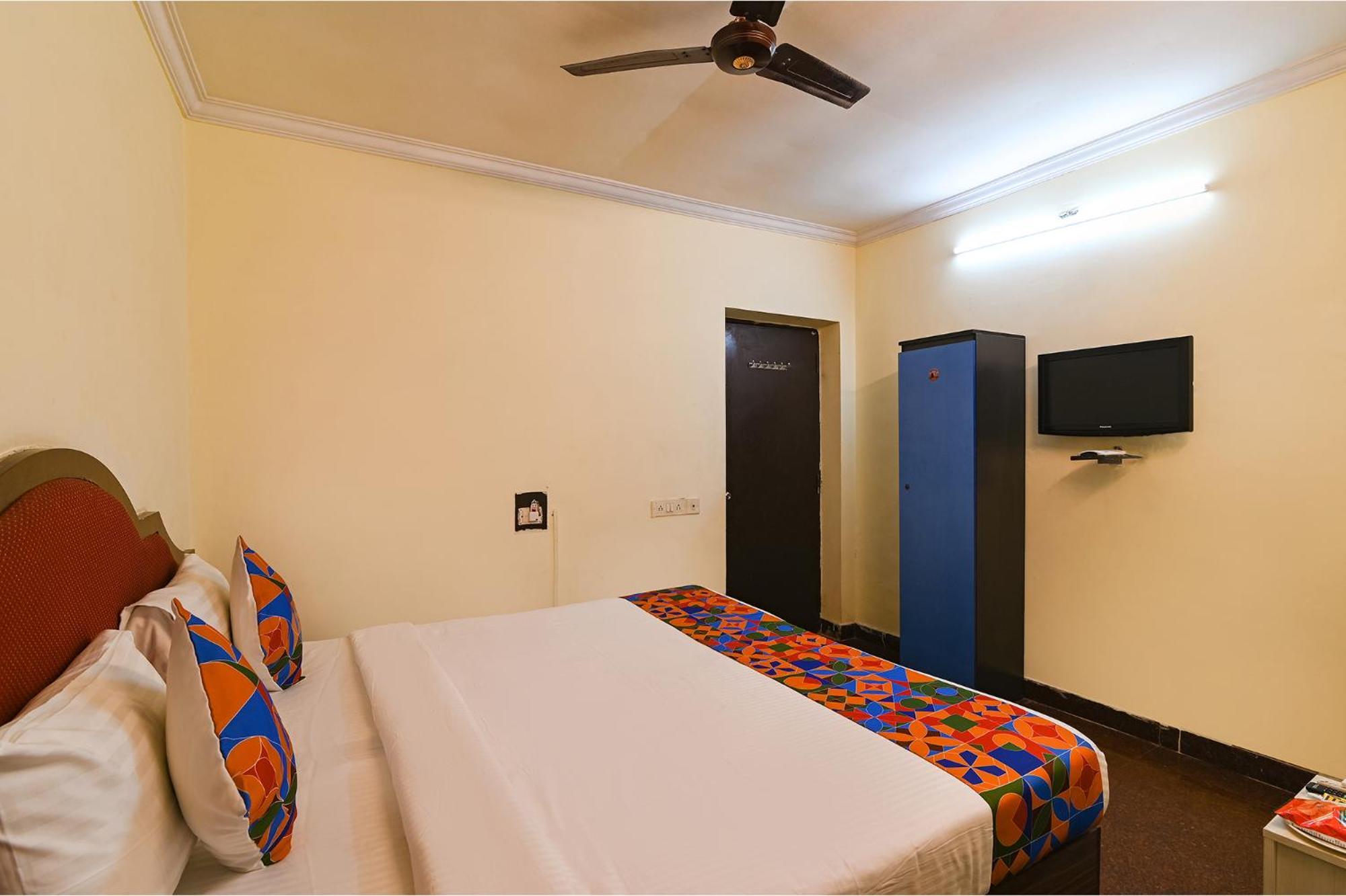 Fabhotel Neethu Residency - Nr Avm Film
