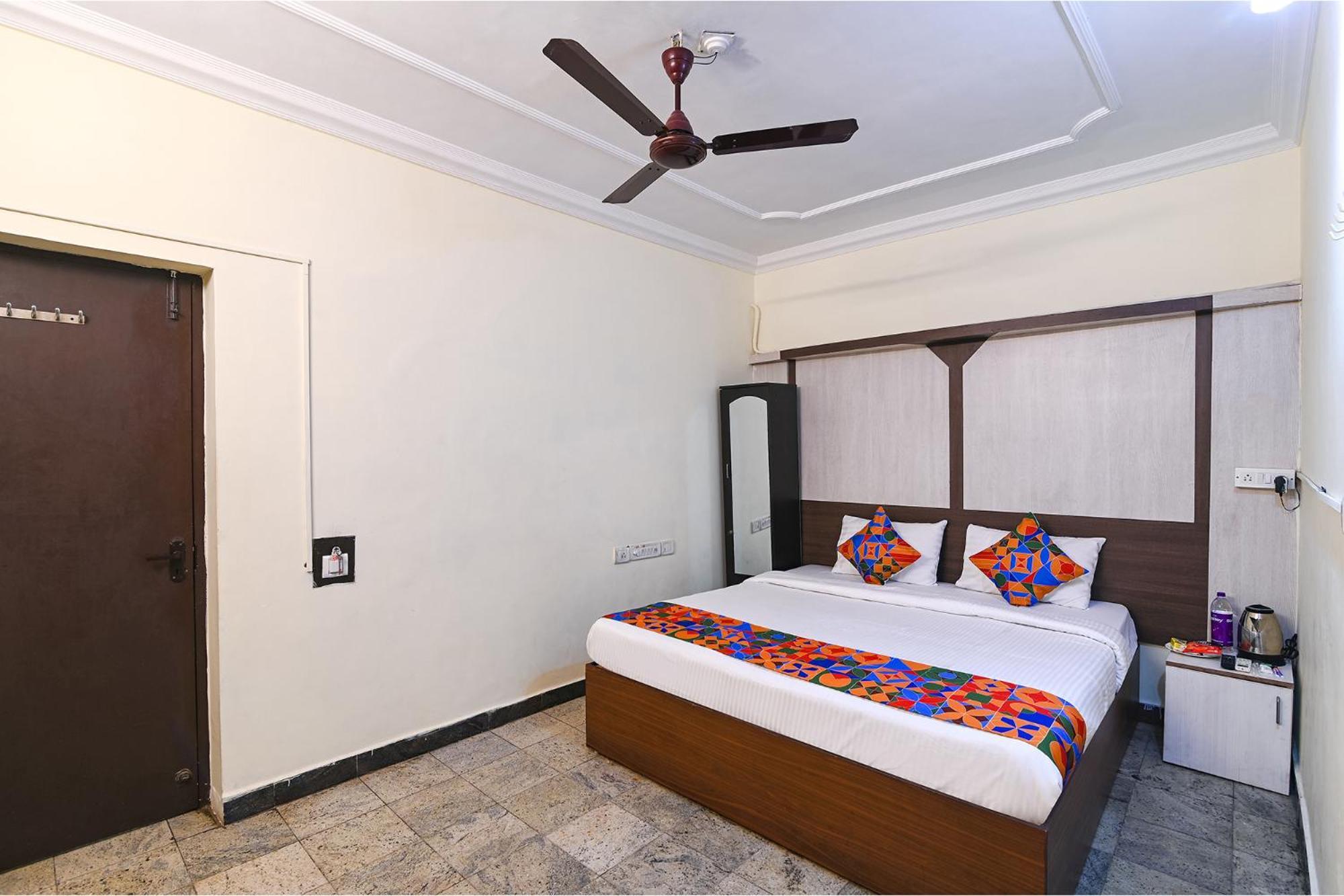 Hotel Fabhotel Neethu Residency - Nr Avm Film Chennai