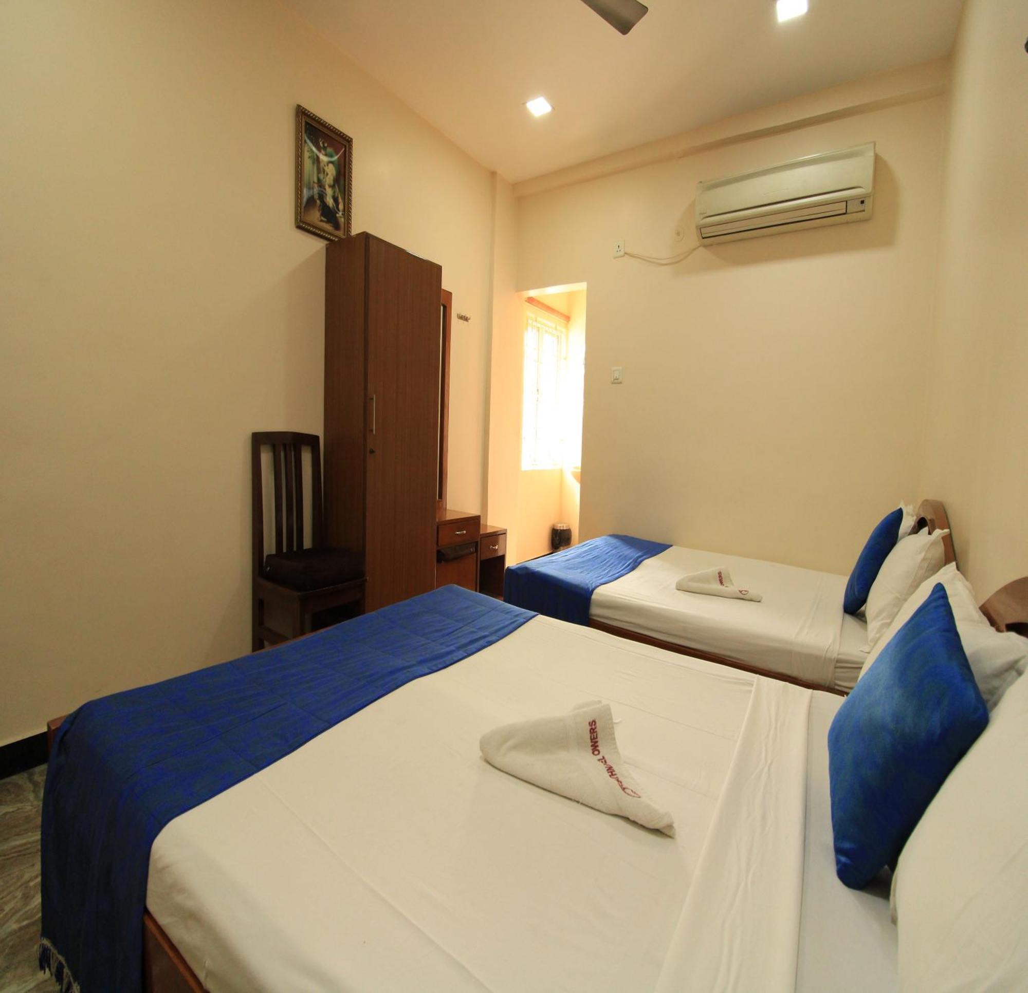 Hotel Rathnavel Towers