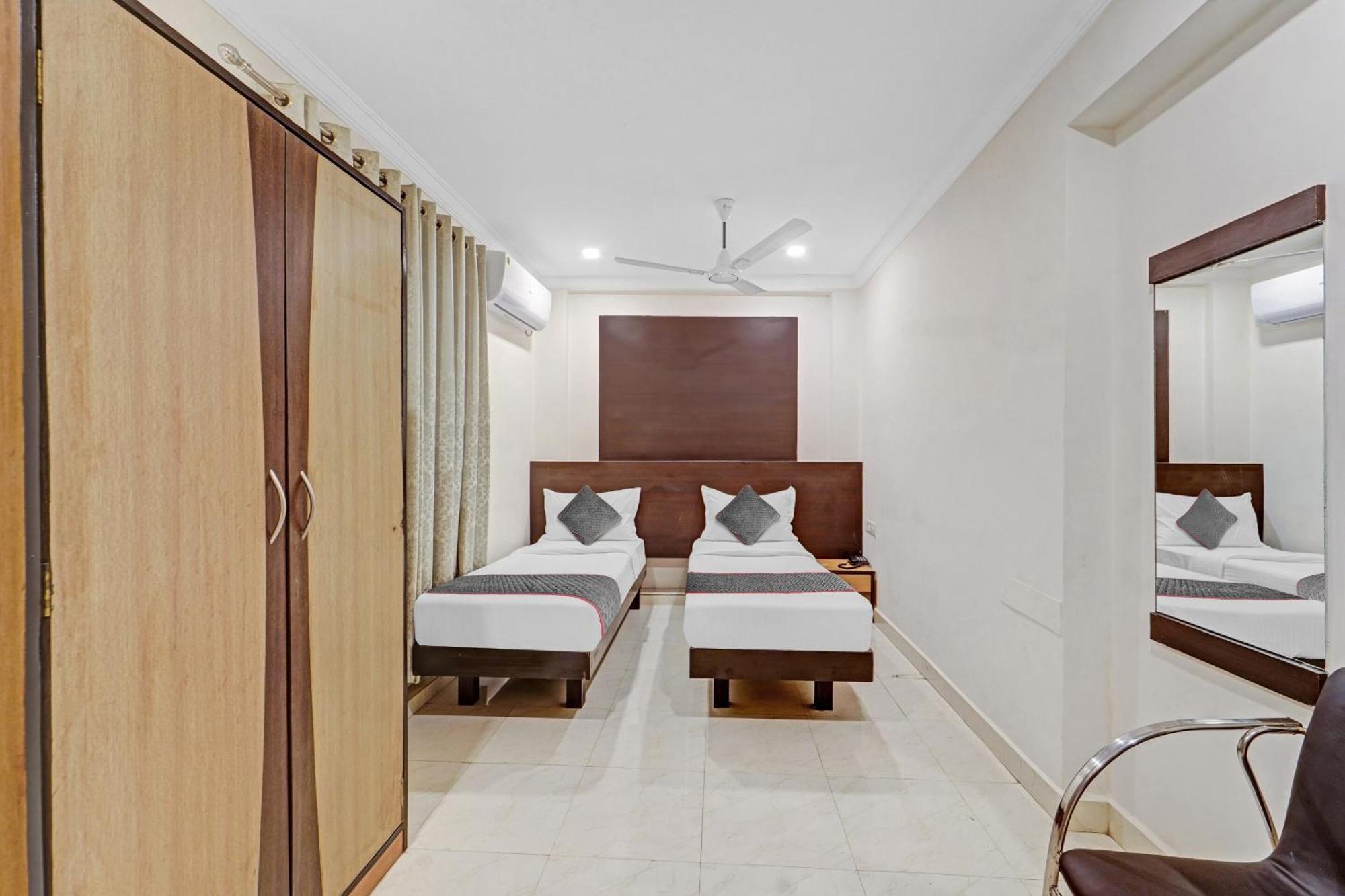 Hotel Collection O Mount Road Rich Mount Near Marina Beach 4*