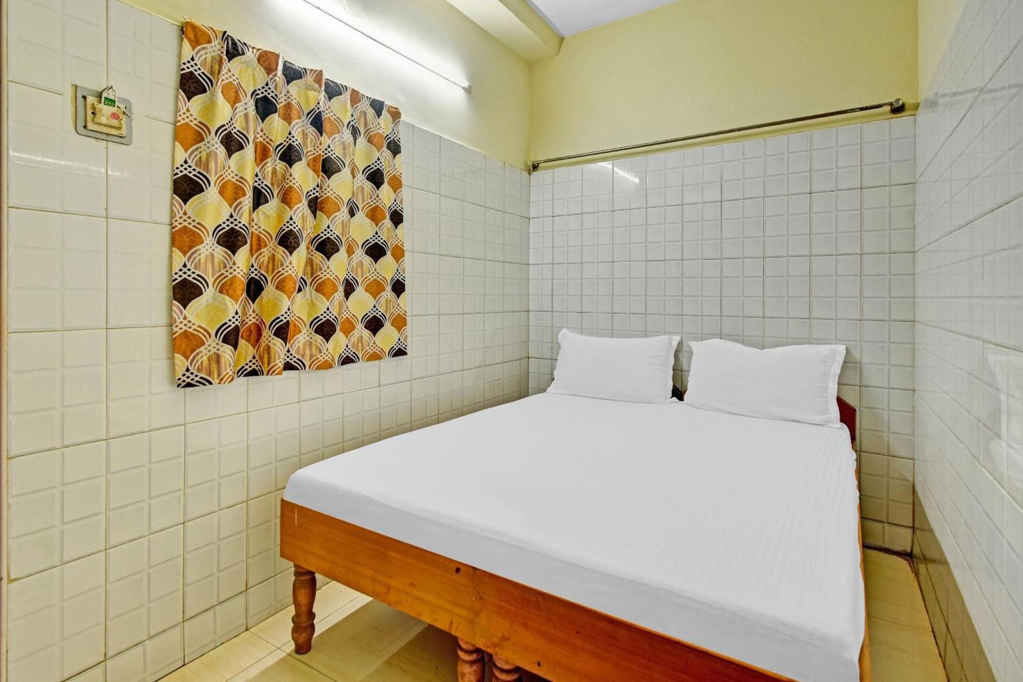 Hotel O Dream Palace Near Marina Chennai