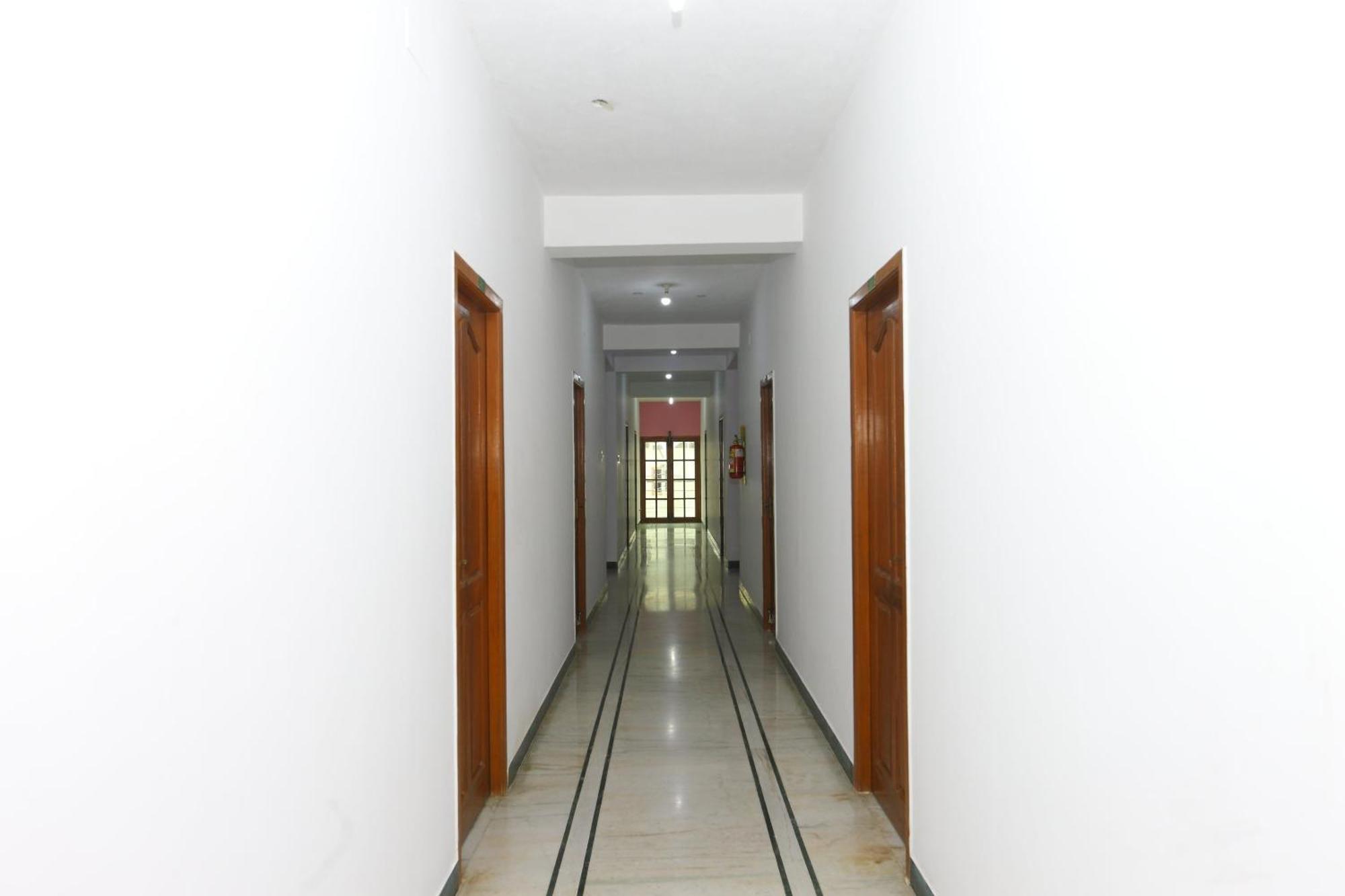 Super Oyo O Grand Residency Hotel