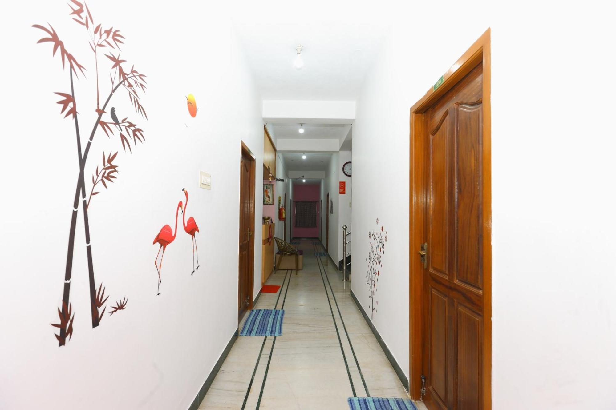 Hotel Super Oyo O Grand Residency 3*