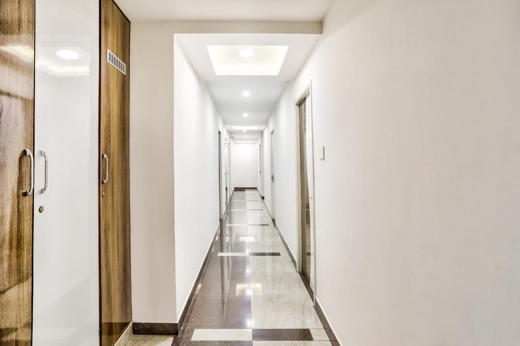 O Nimalan Residency Shenoy Nagar Anna Nagar Near Pvr Cinemas Skywalk Hotel