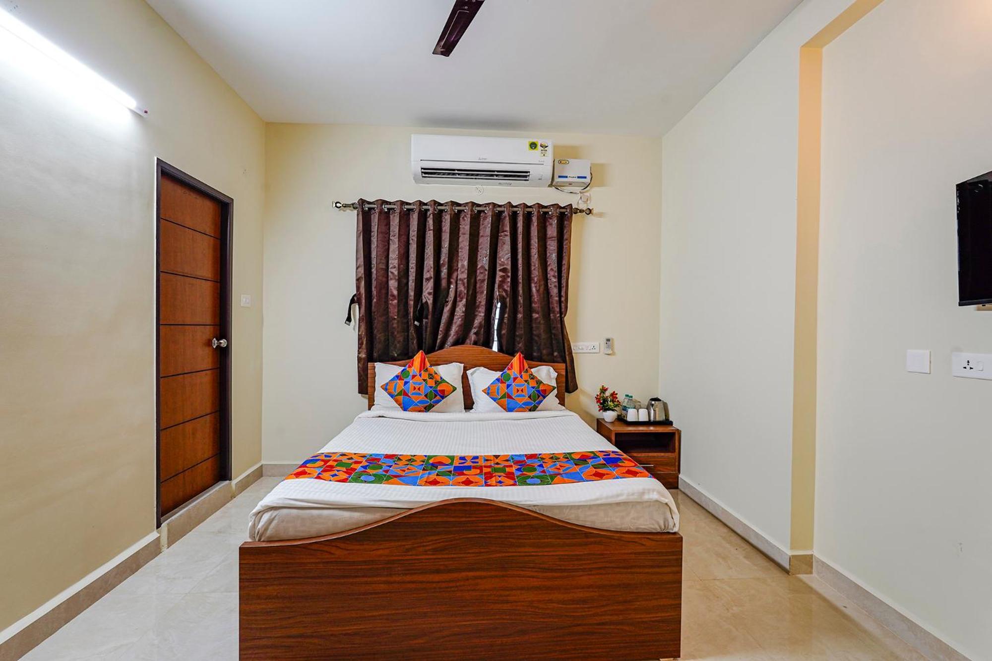 Fabhotel Lucky Grand Residency 3*