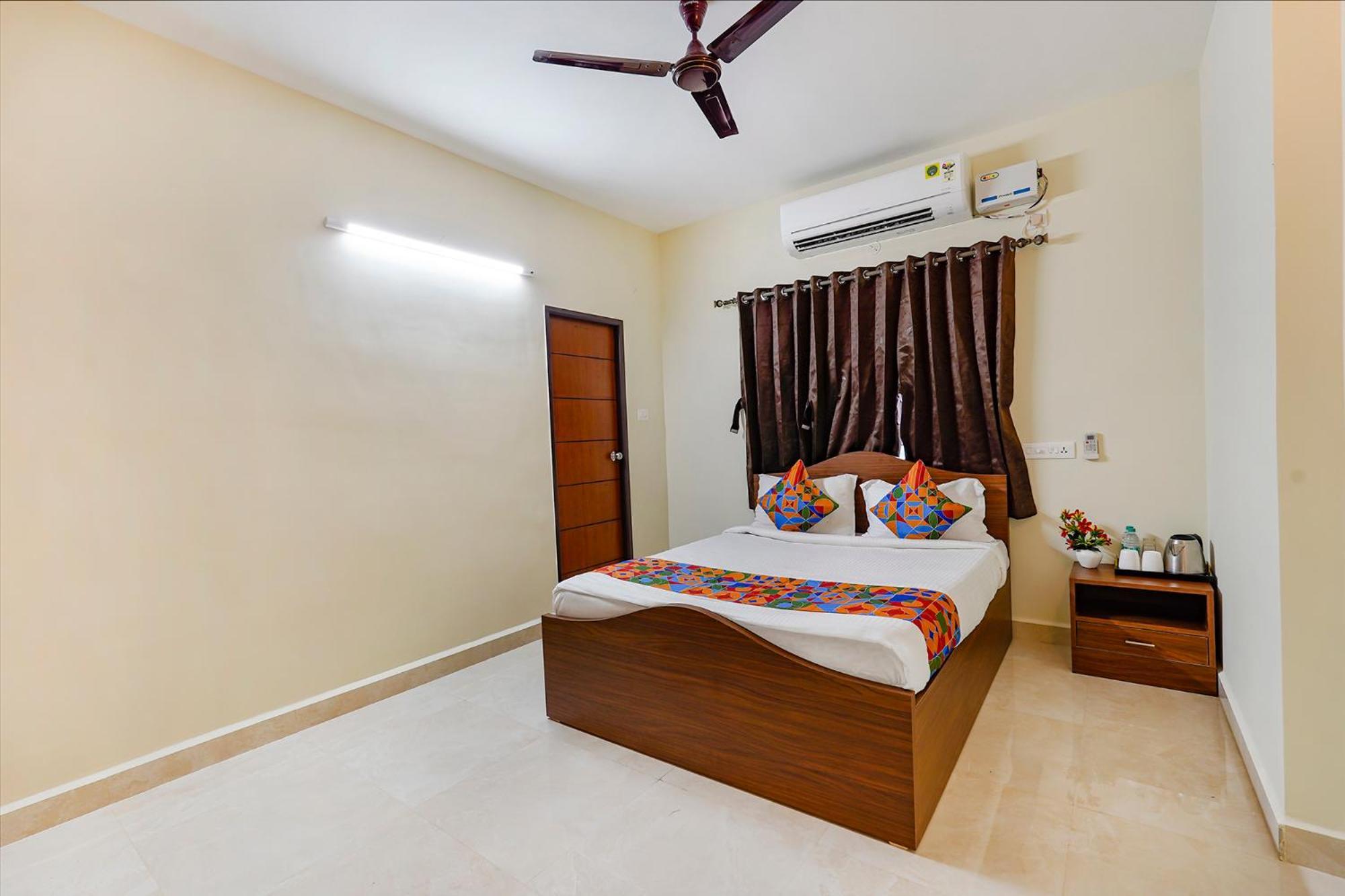 Hotel Fabhotel Lucky Grand Residency 3*