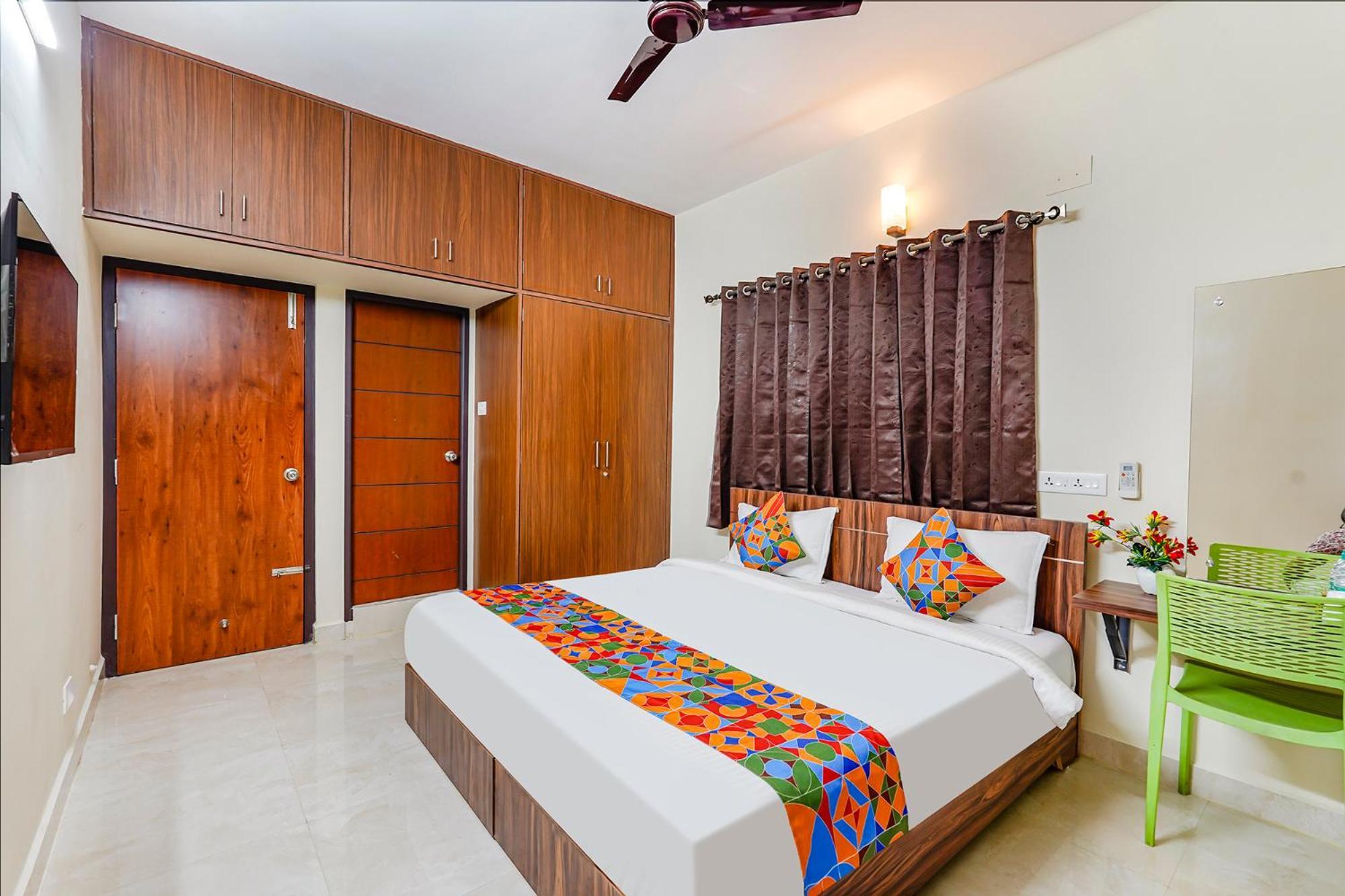 Hotel Fabhotel Lucky Grand Residency