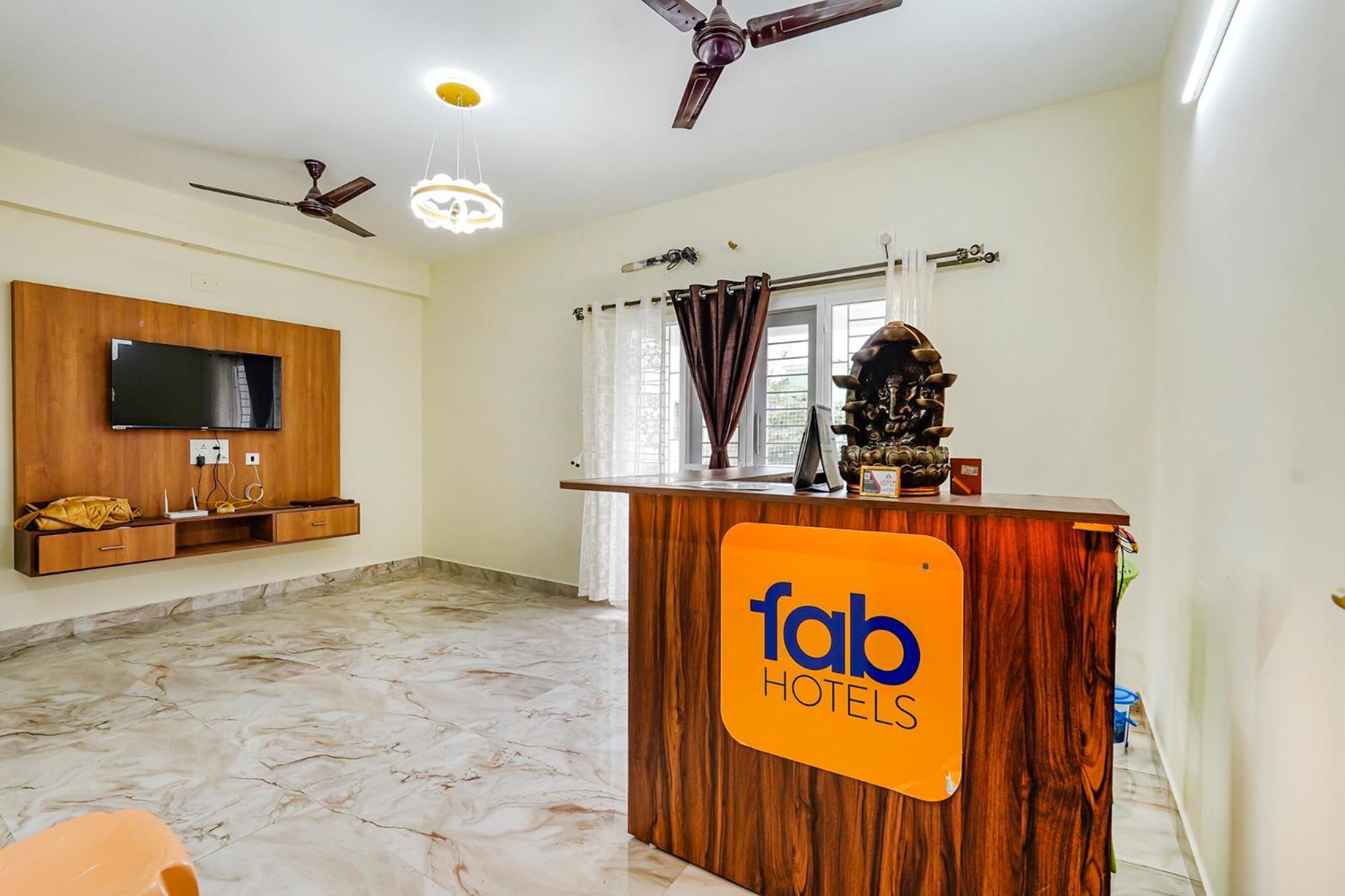 Fabhotel Lucky Grand Residency 3*