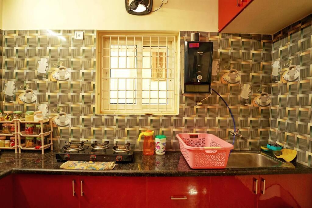 Mama Rose In Palikarnai Chennai