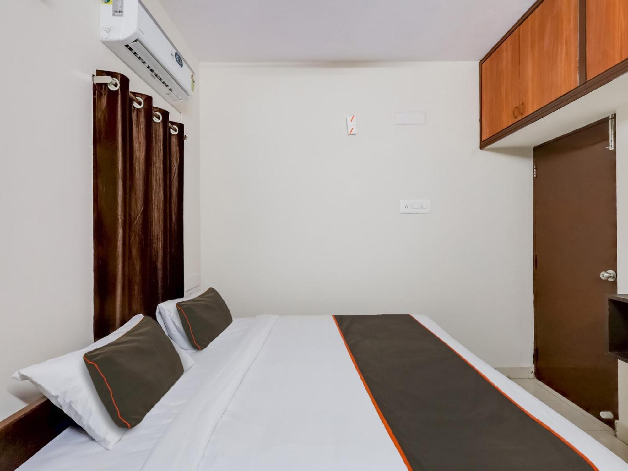Hotel O Valasaravakkam 4*