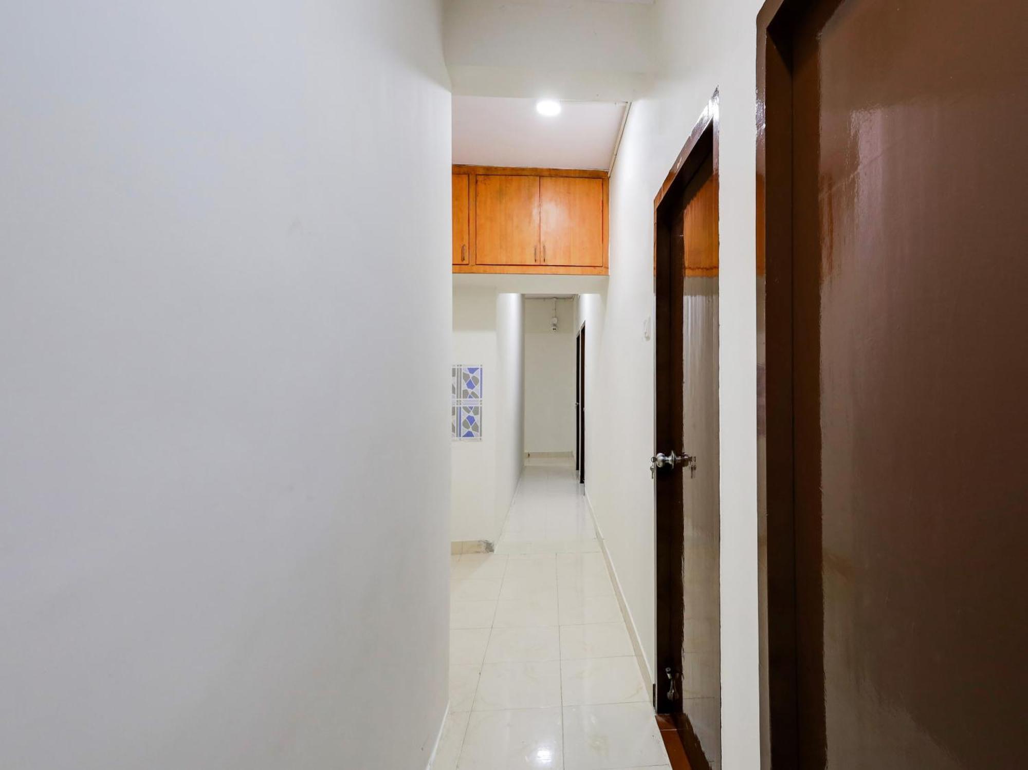 O Valasaravakkam Hotel