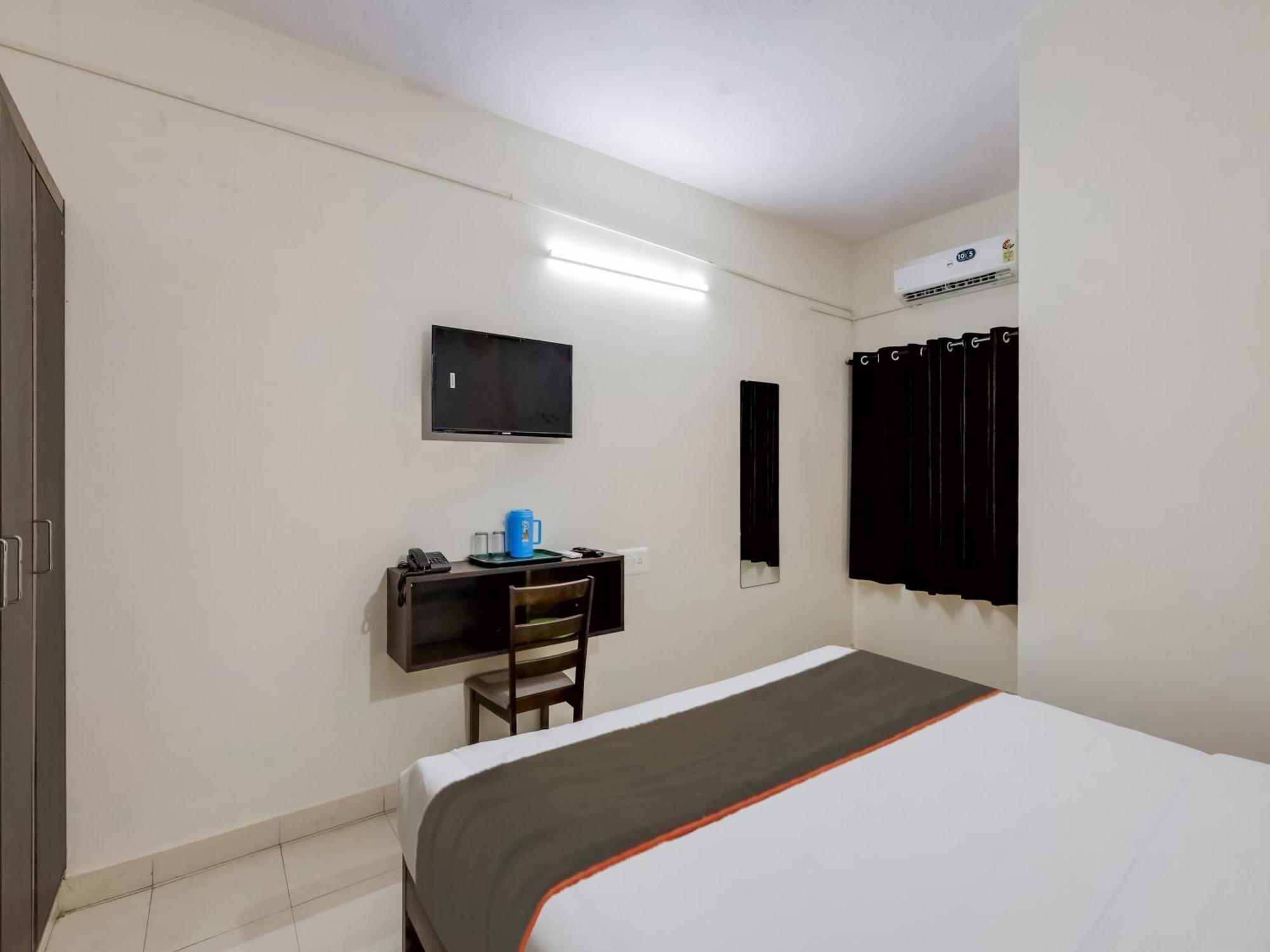 O Valasaravakkam Hotel 4*