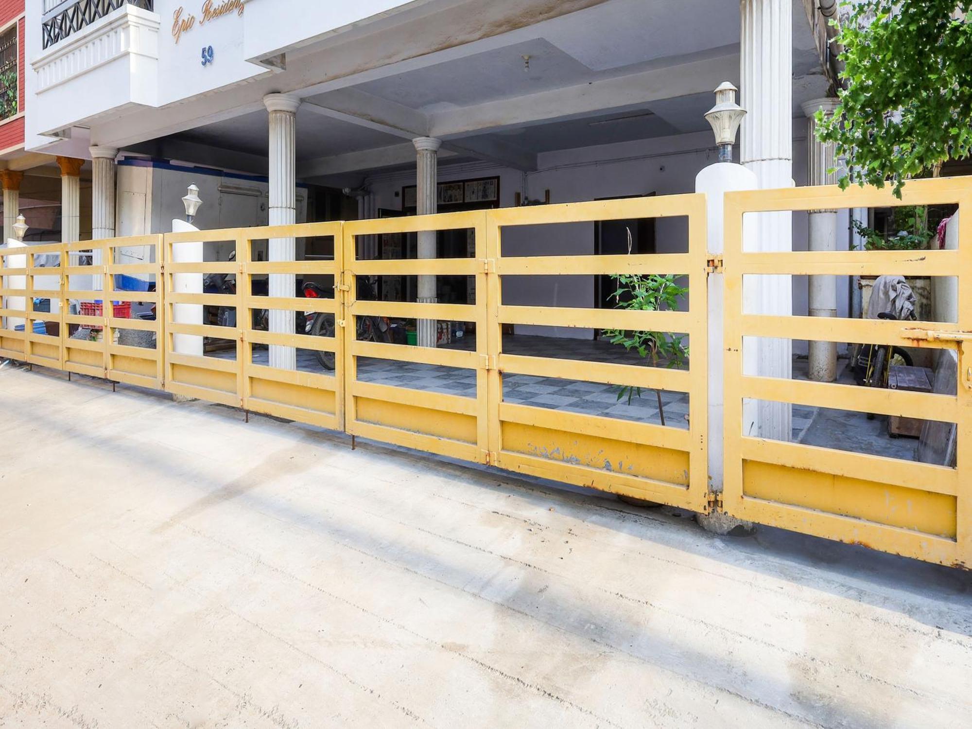 Hotel O Valasaravakkam 4*