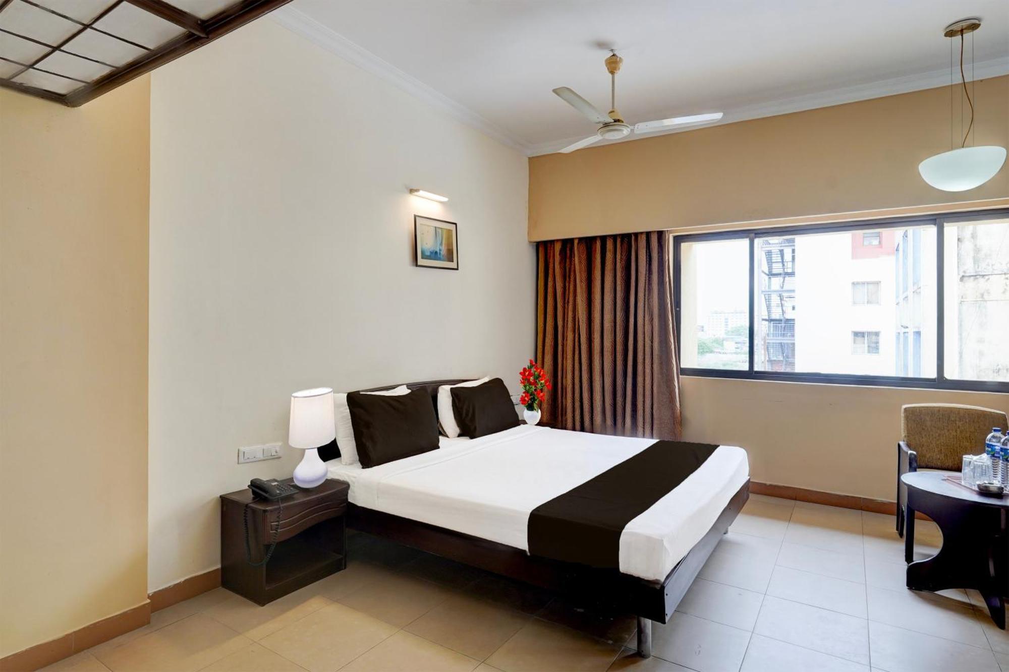 Super Townhouse Koyambedu Hotel 4*