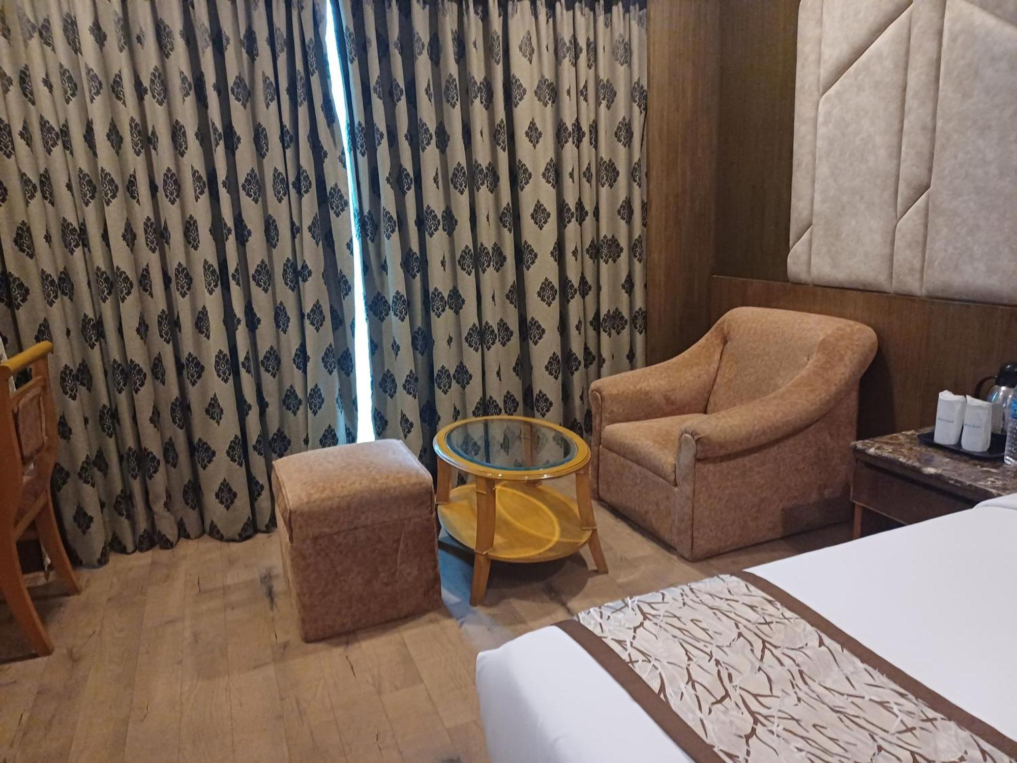 Benzz Park 4* Chennai