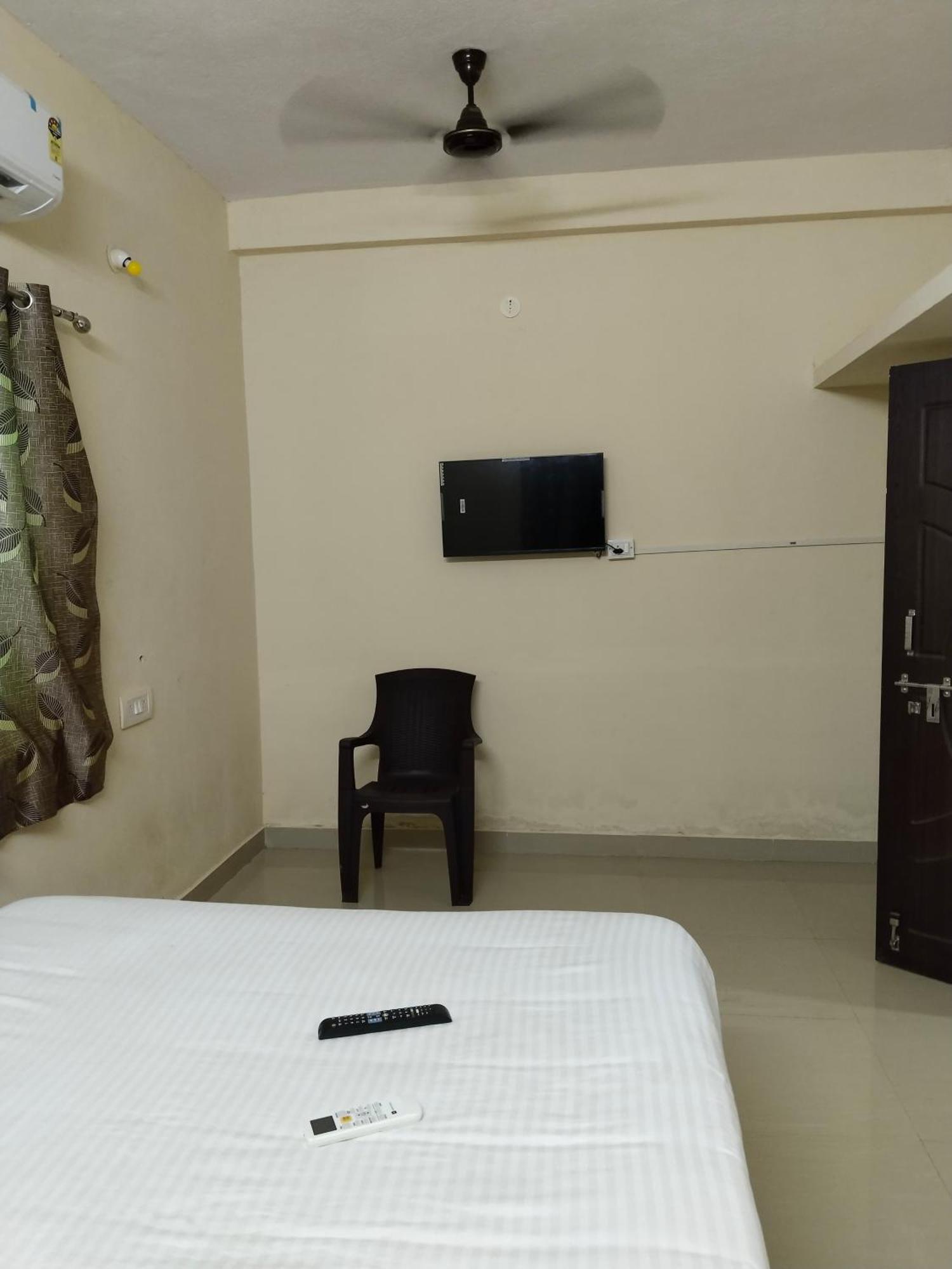 Hotel Srinivasa Serviced Keelkattalai Chennai