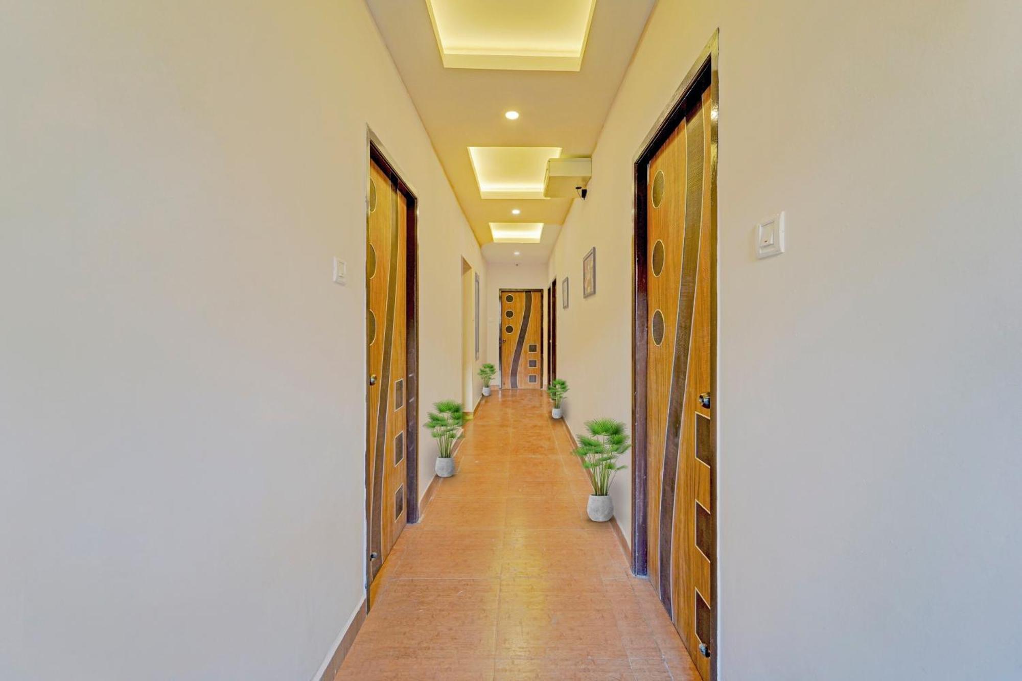 Super Townhouse G Silver Near Us Biometric Hotel Chennai