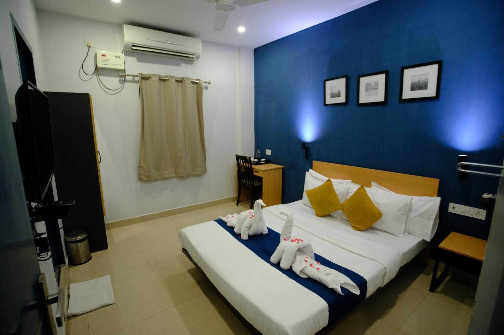 Blue Palace - Near Airport