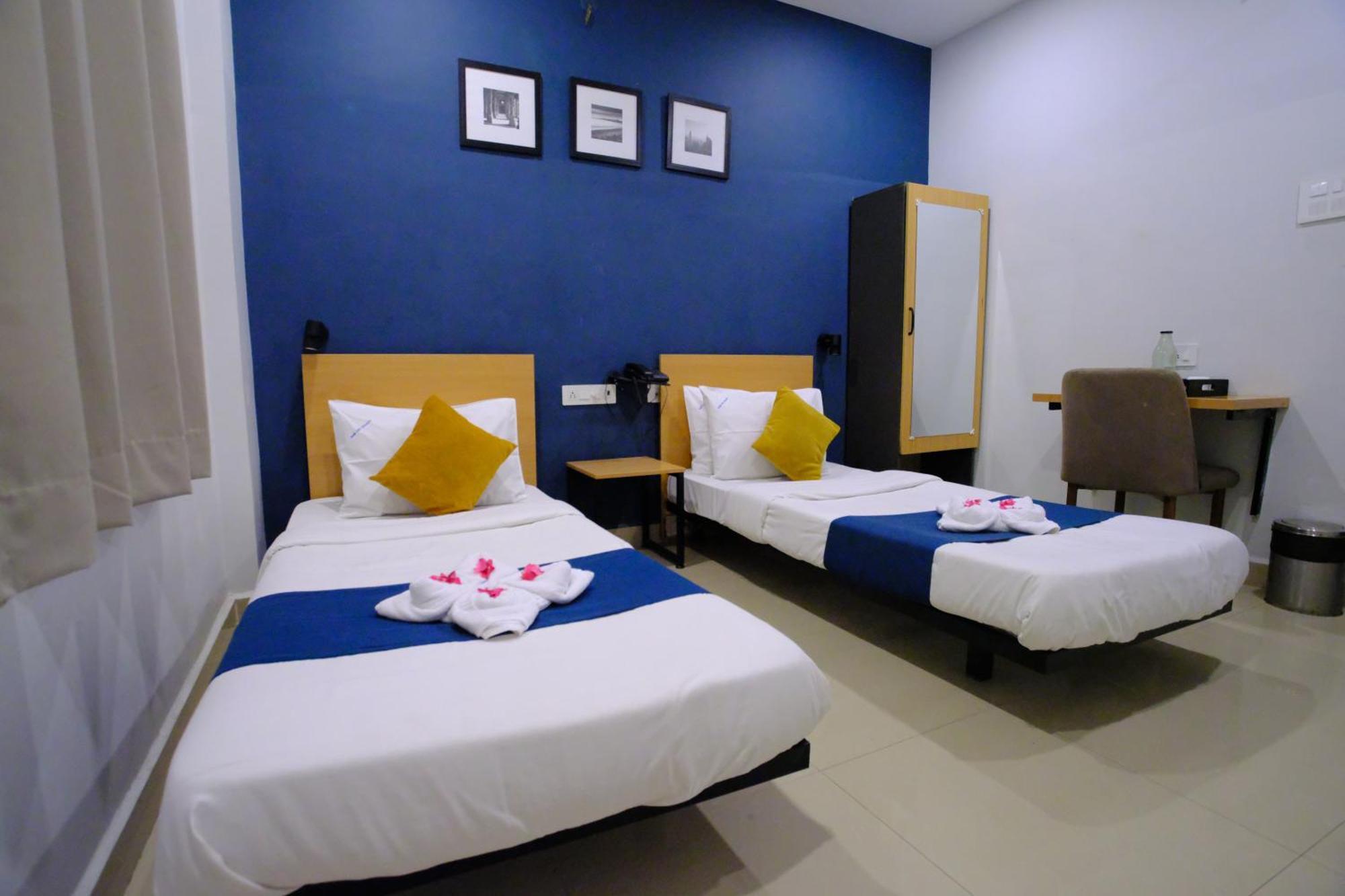 Hotel Blue Palace - Near Airport 3*
