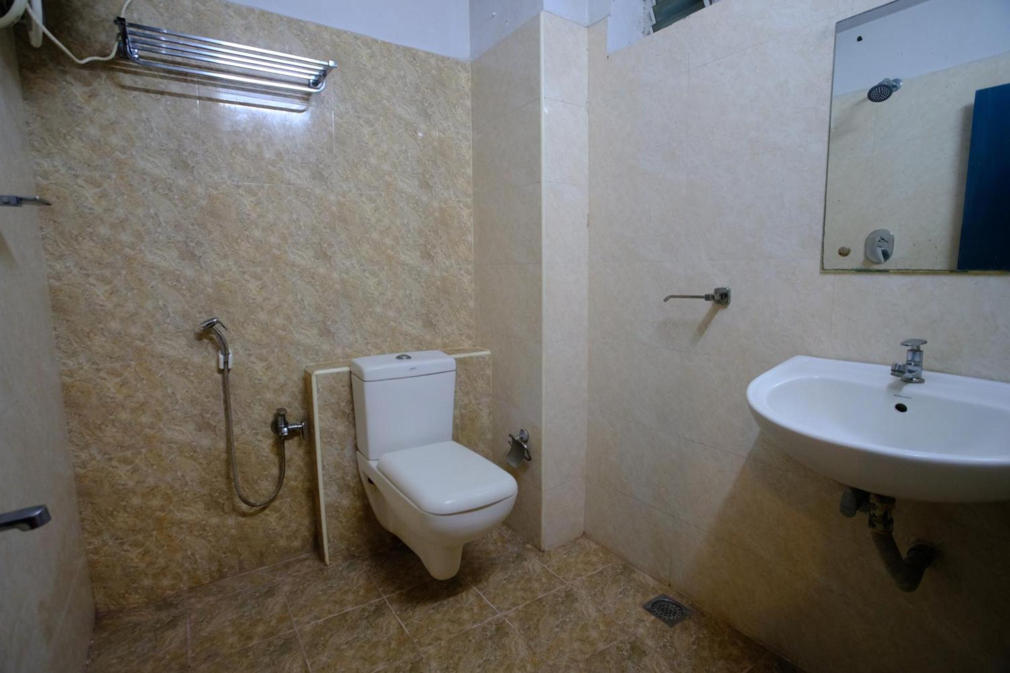 Blue Palace - Near Airport Hotel 3*