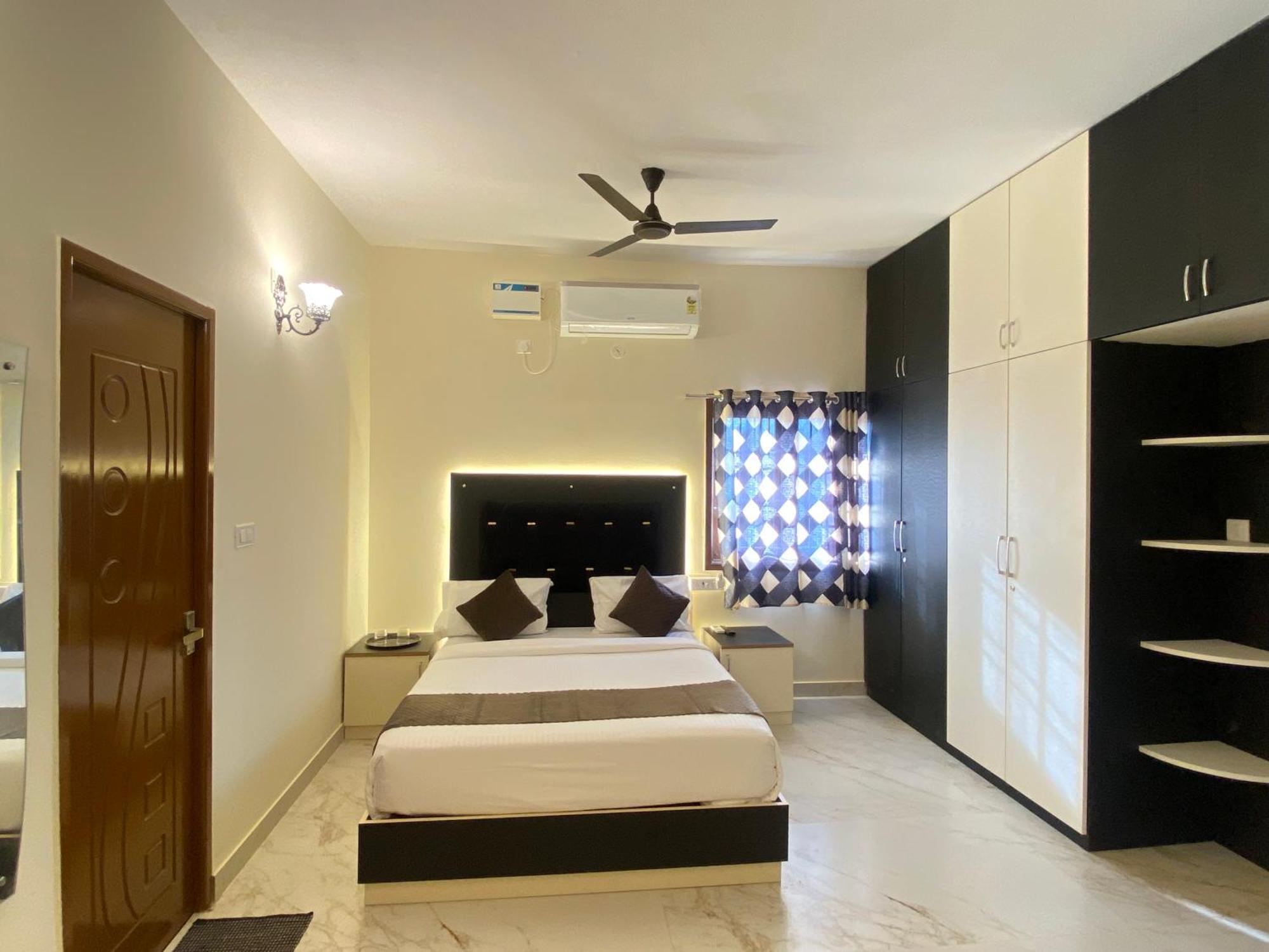Hotel Cashewtree 2*
