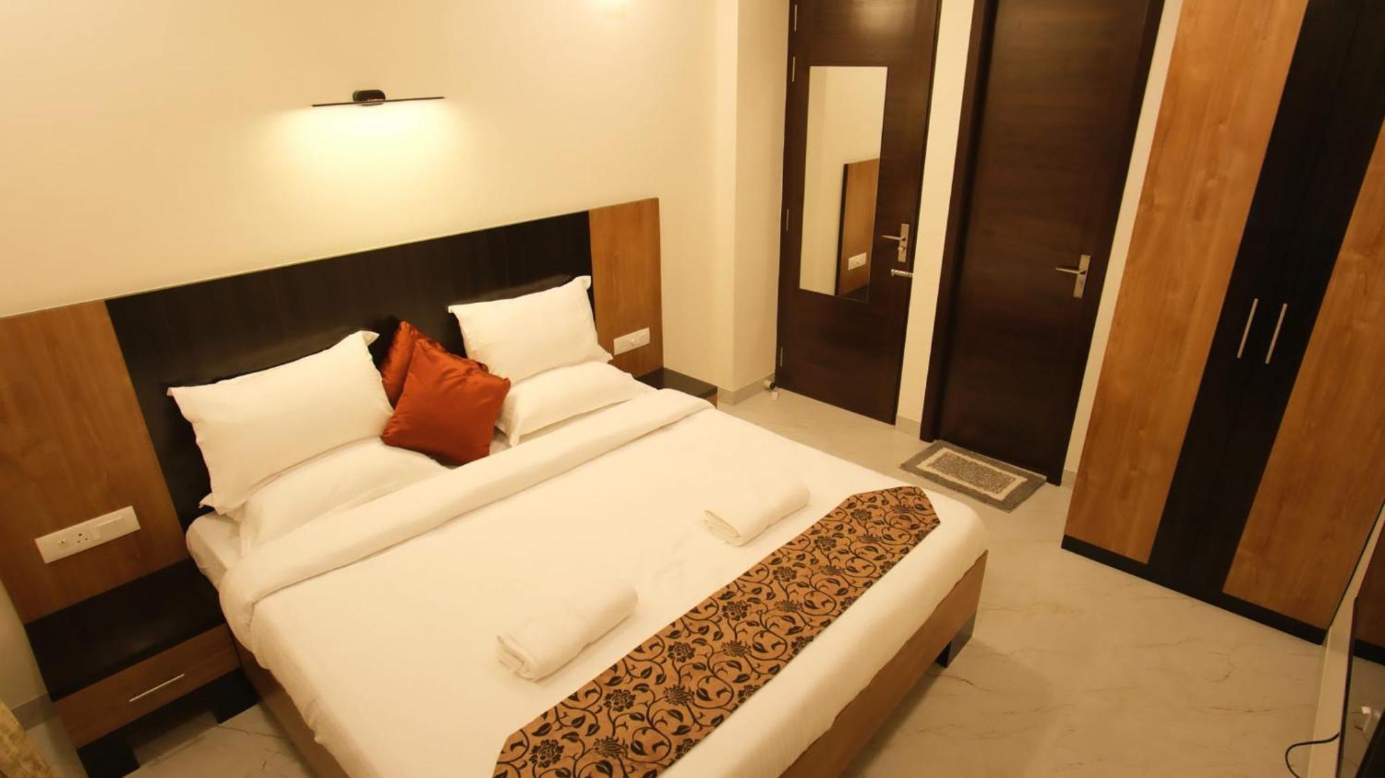 Ecr London * Chennai
